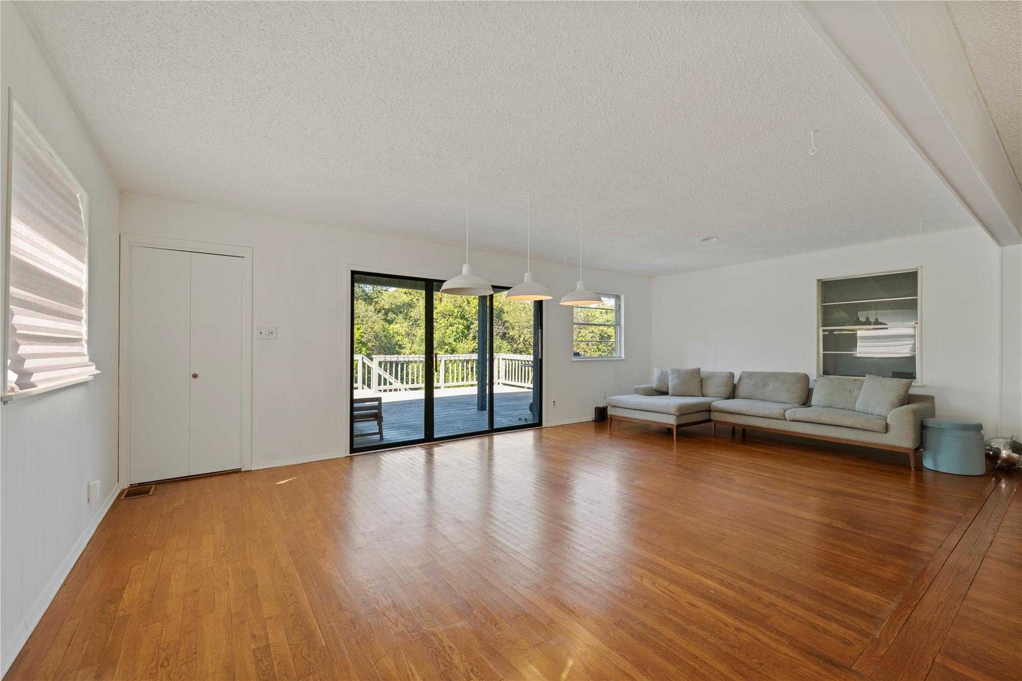 402 Philco DR