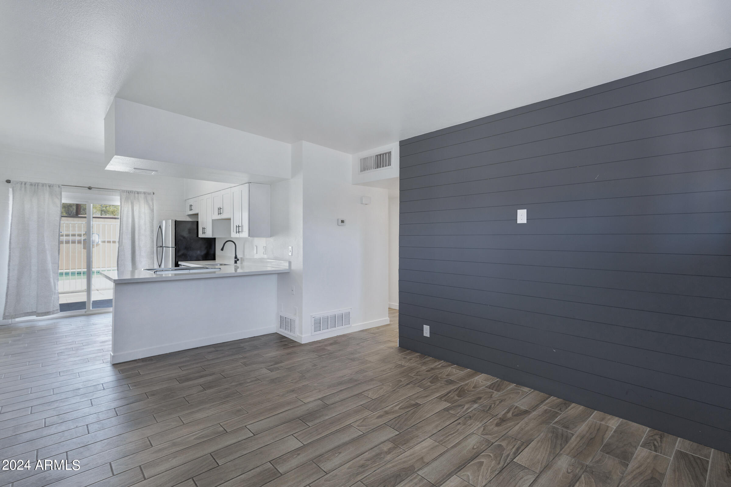 383 N EVERGREEN Street