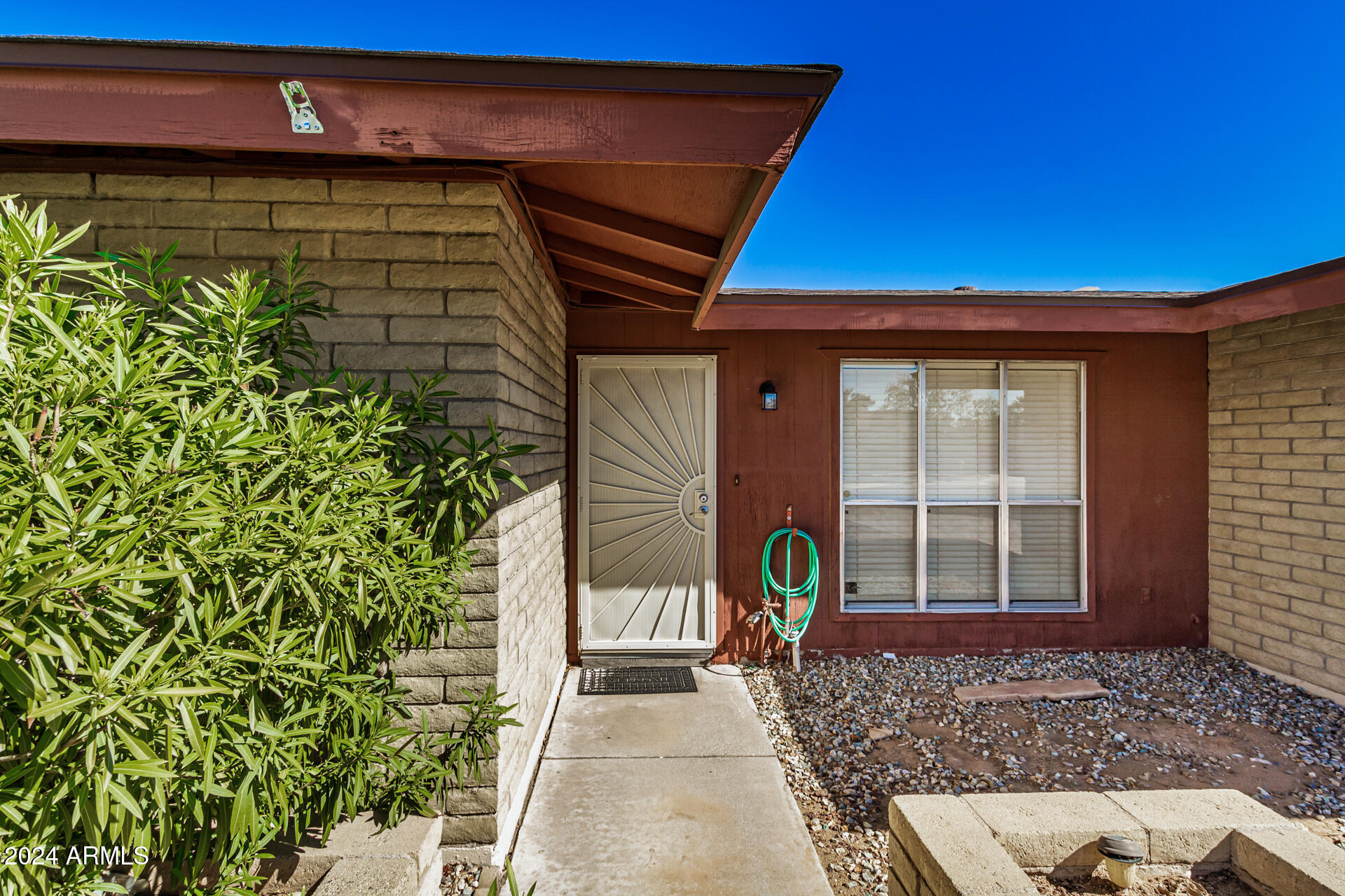 4616 W LANDIS Lane