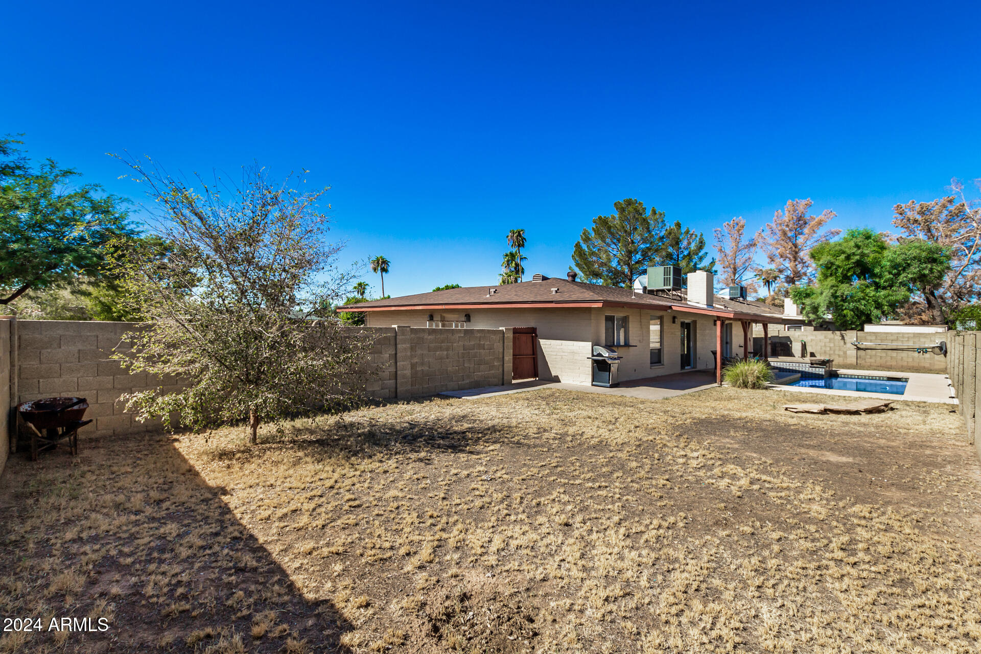 4616 W LANDIS Lane