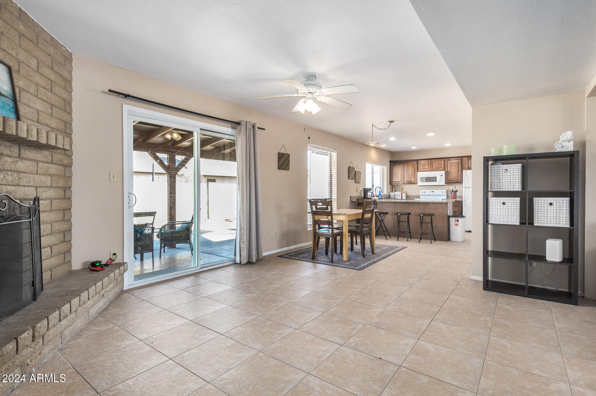 4616 W LANDIS Lane