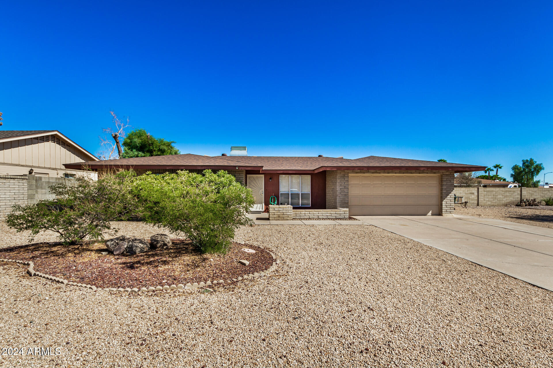 4616 W LANDIS Lane