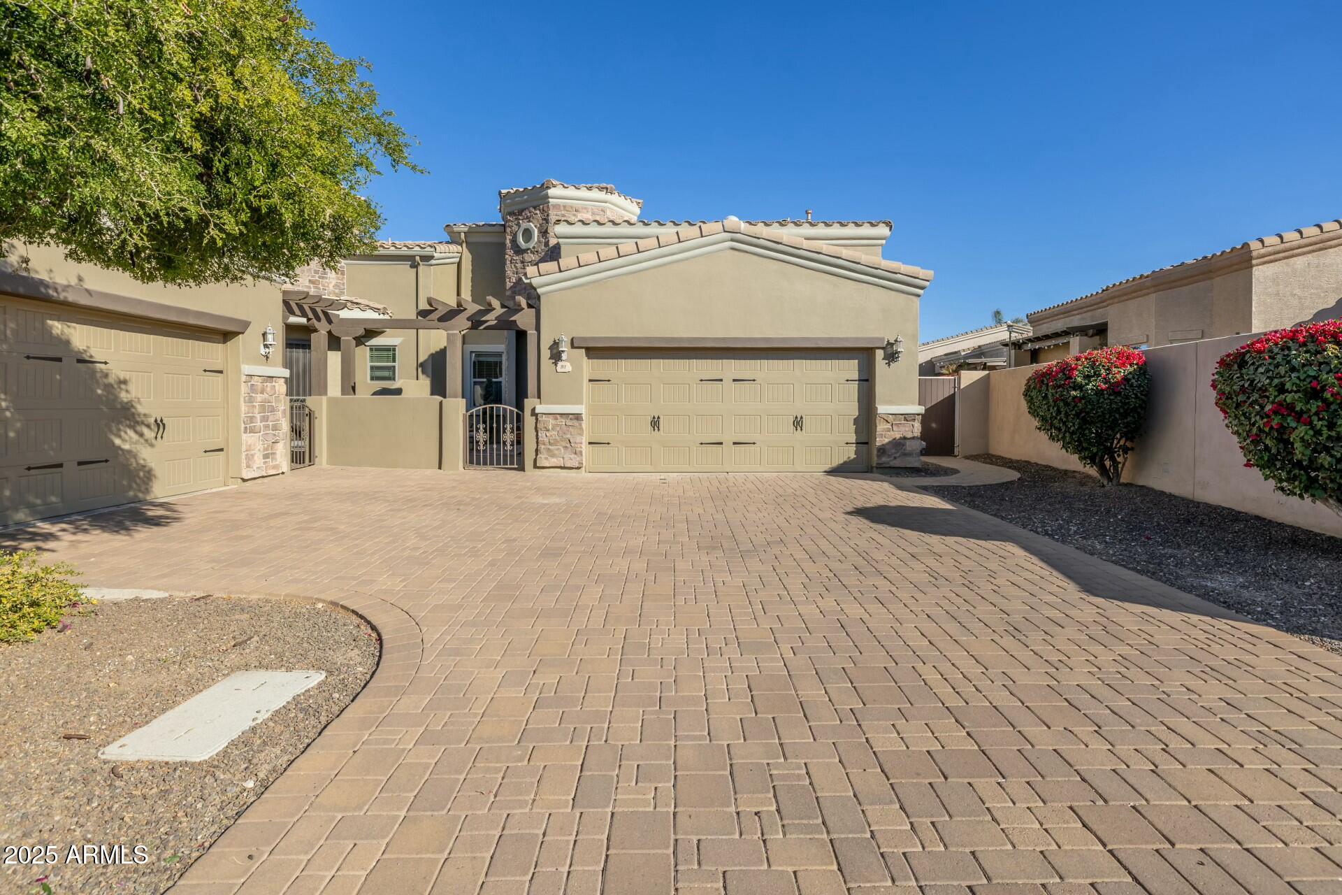 6202 E MCKELLIPS Road, 91