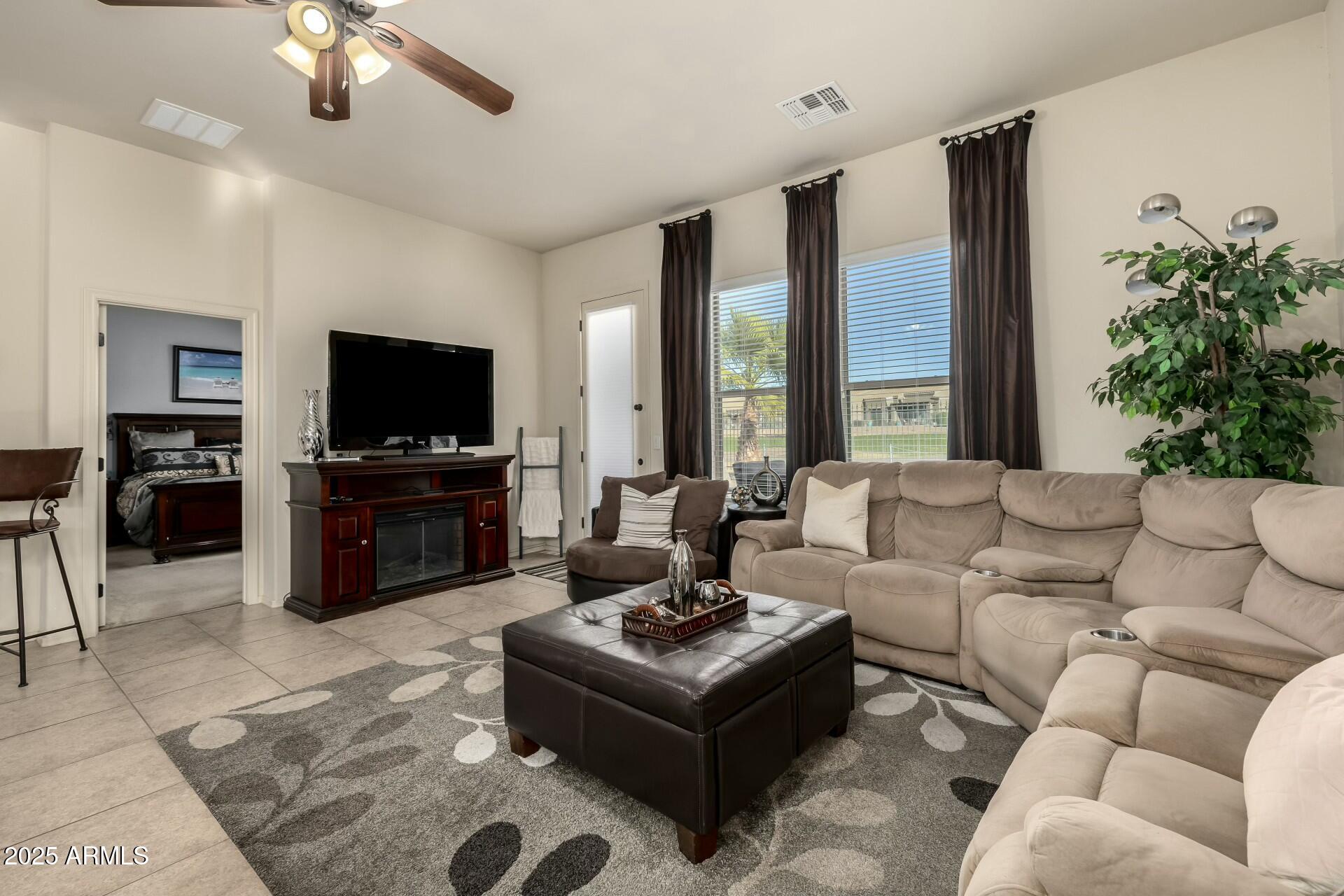 6202 E MCKELLIPS Road, 91