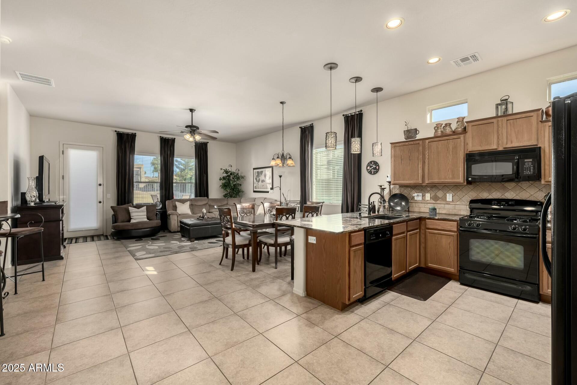 6202 E MCKELLIPS Road, 91