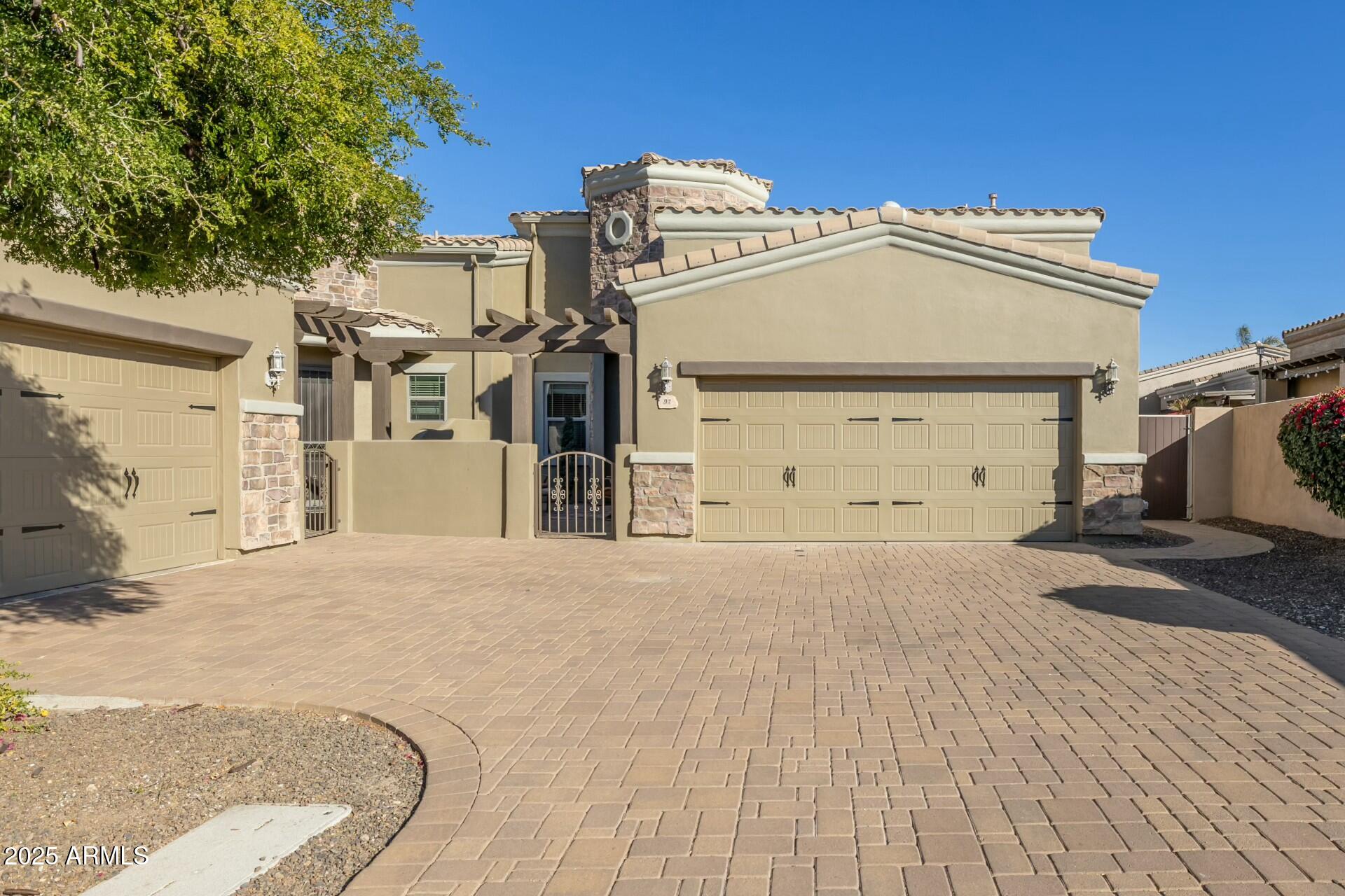 6202 E MCKELLIPS Road, 91