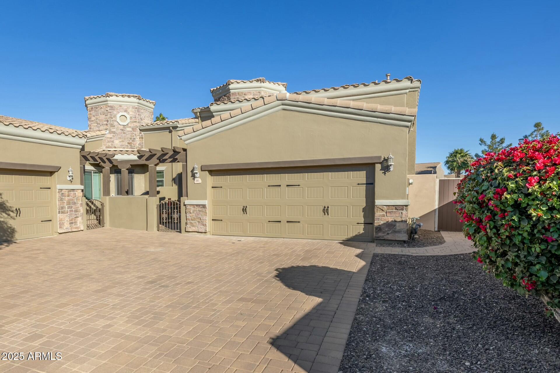 6202 E MCKELLIPS Road, 91