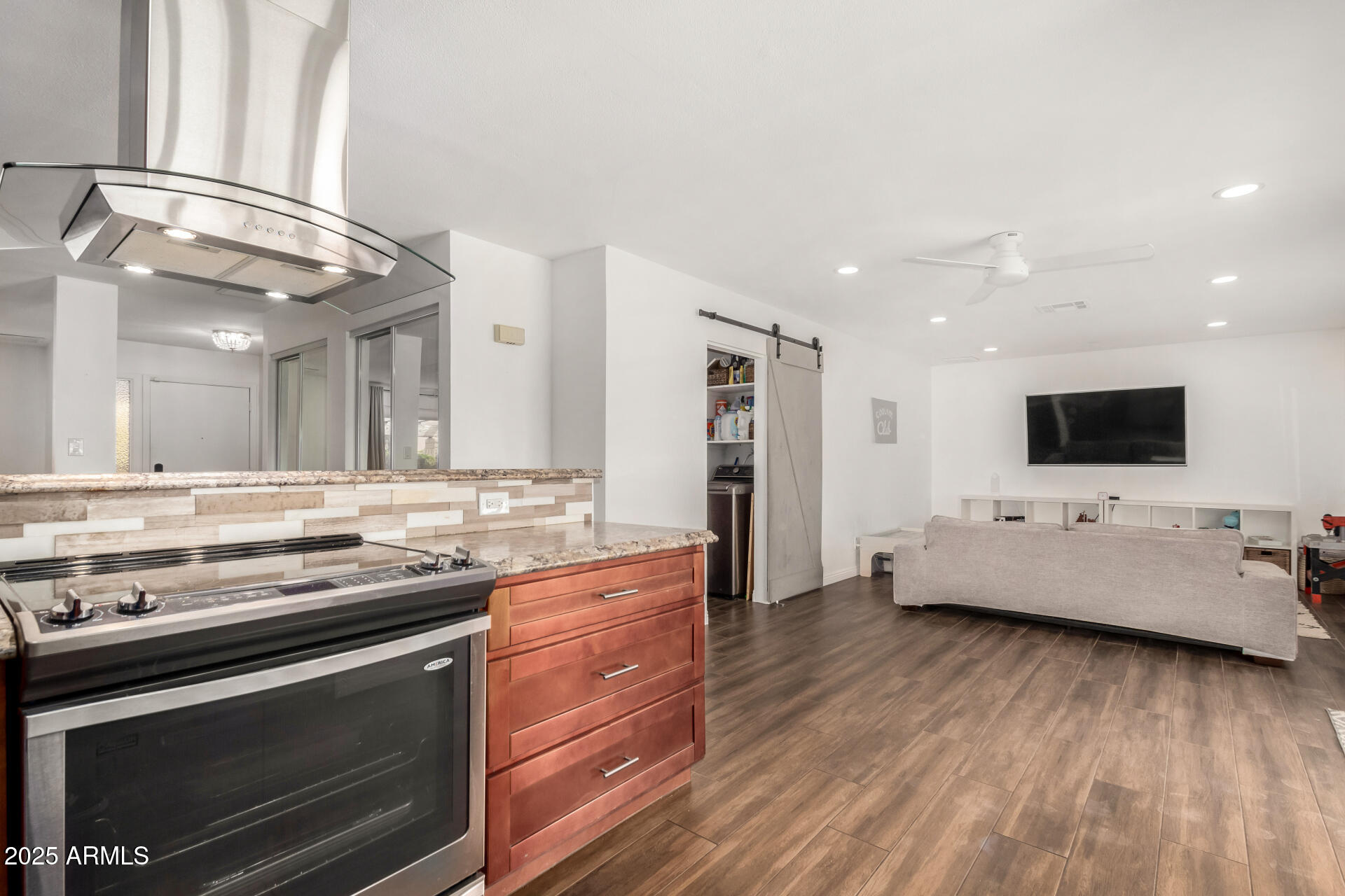 4705 W ANNETTE Circle
