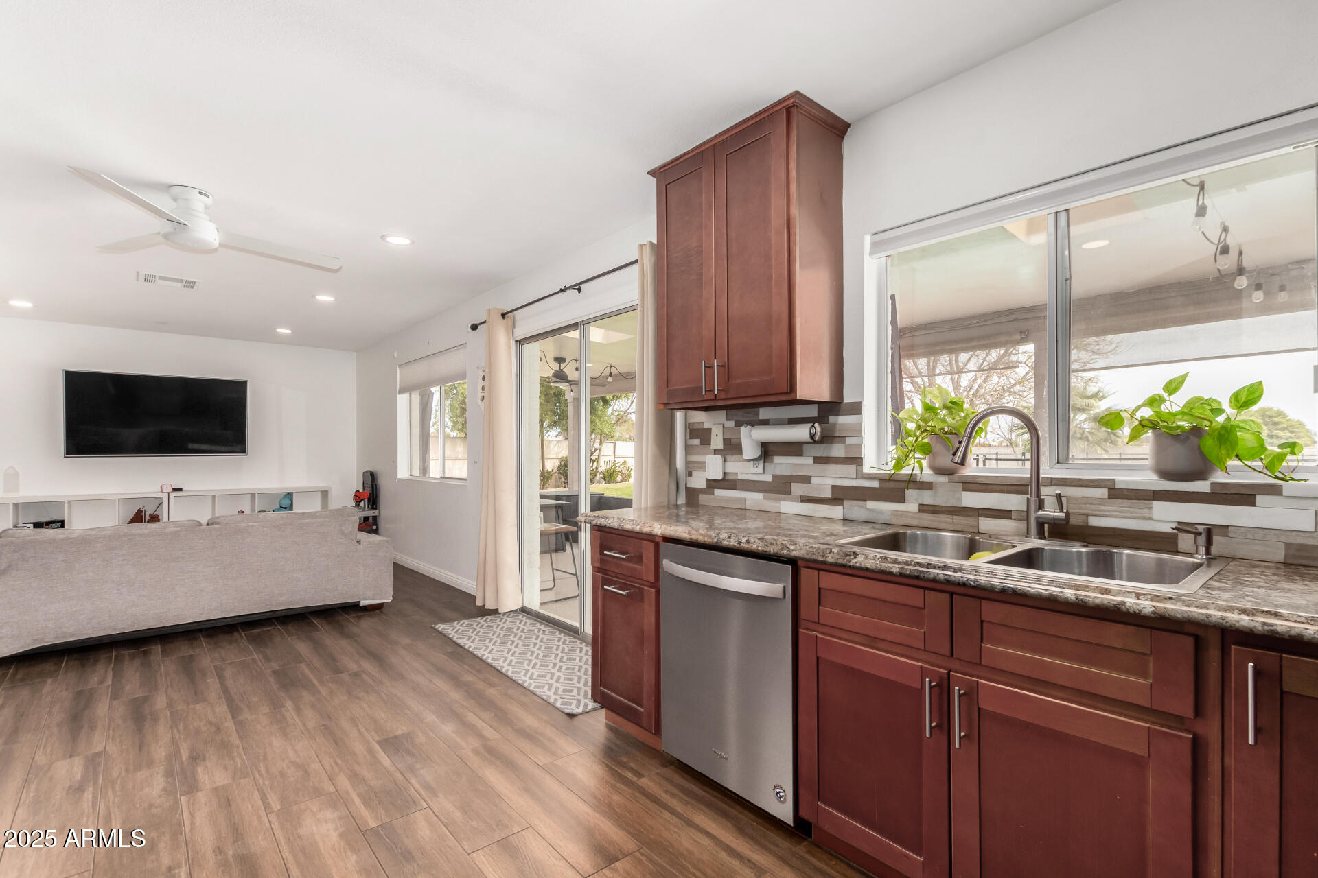 4705 W ANNETTE Circle