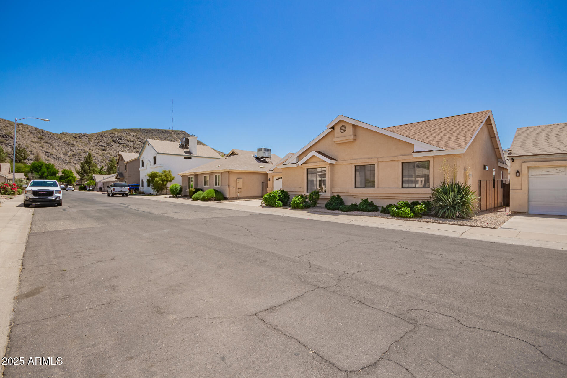 2039 W RONALD Road