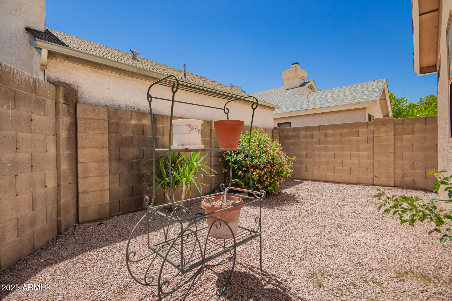 2039 W RONALD Road