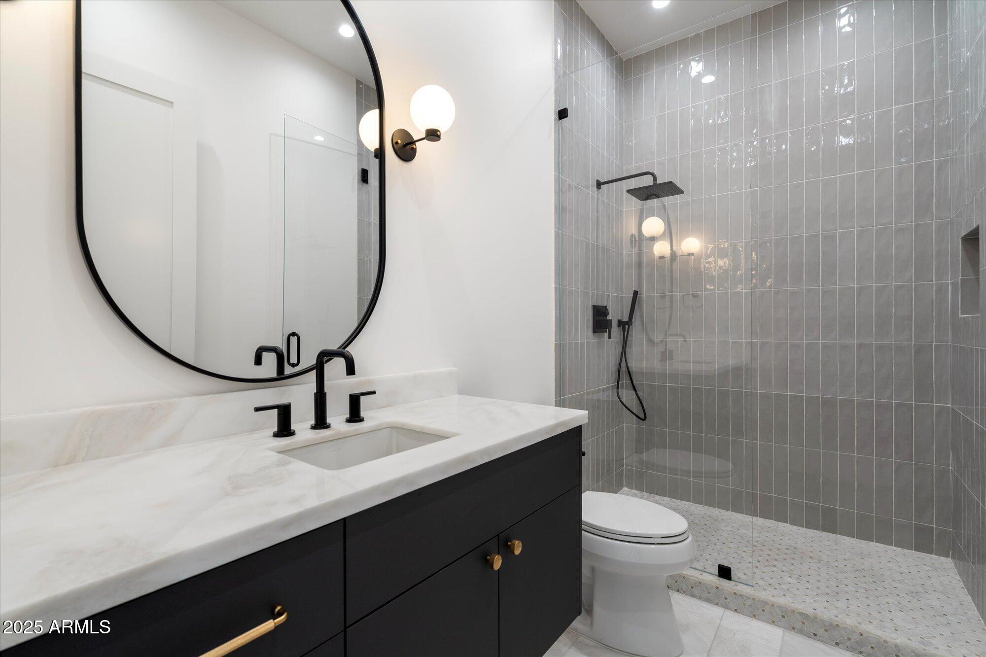 6202 E LARKSPUR Drive