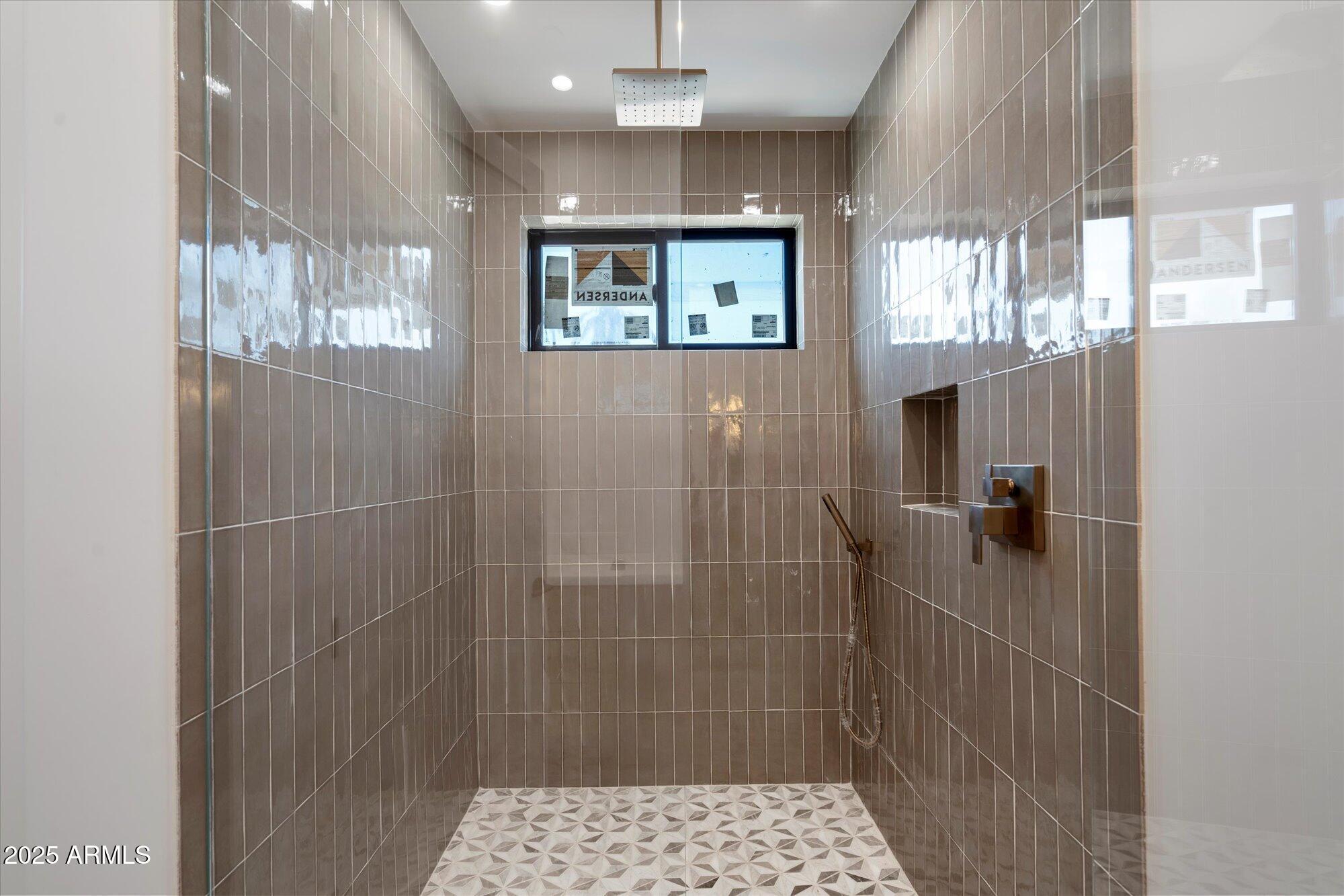 6202 E LARKSPUR Drive