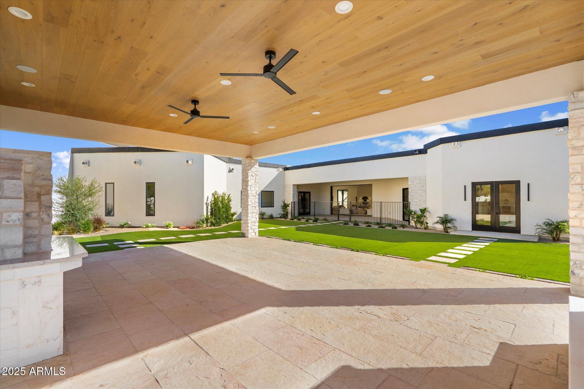 6202 E LARKSPUR Drive