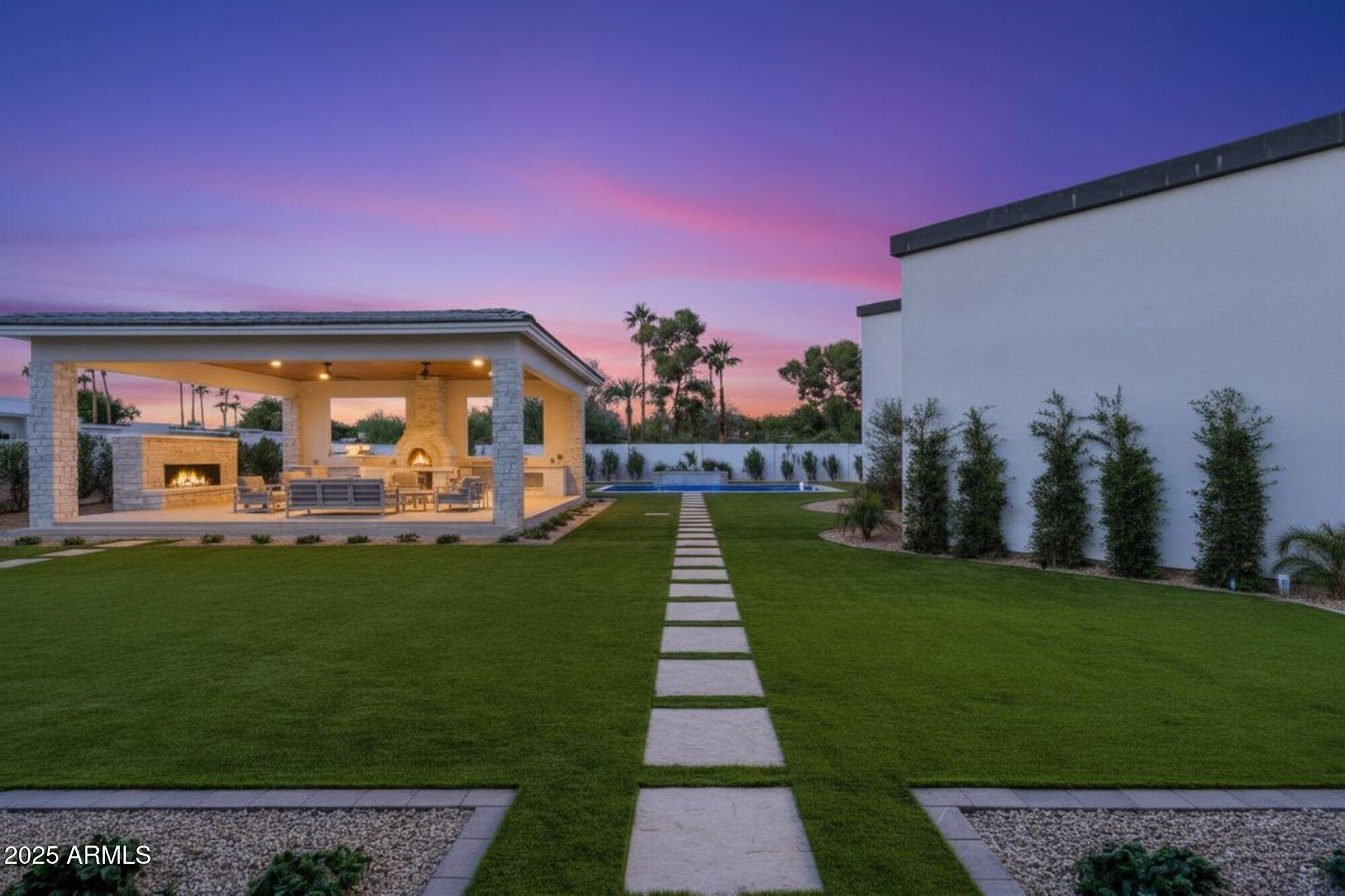 6202 E LARKSPUR Drive