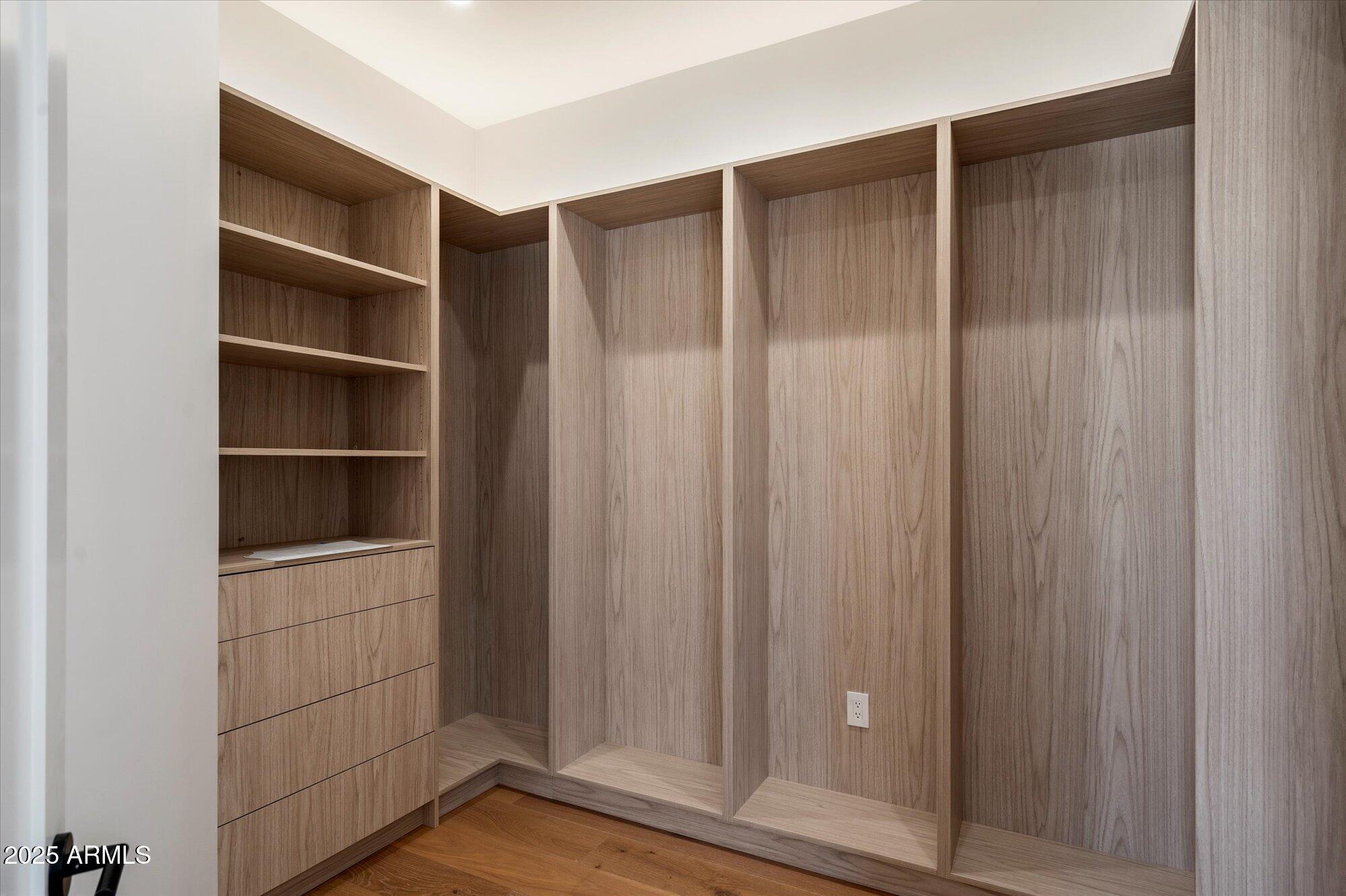 6202 E LARKSPUR Drive