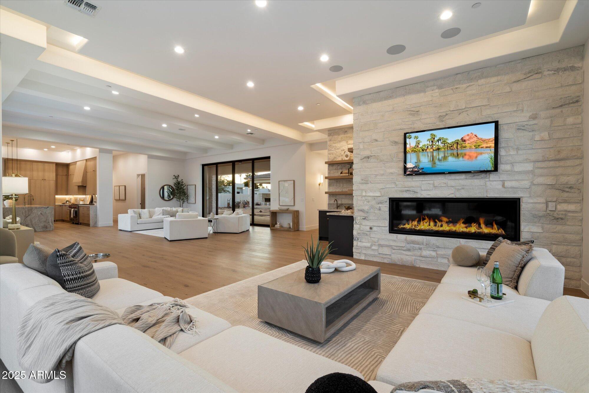 6202 E LARKSPUR Drive