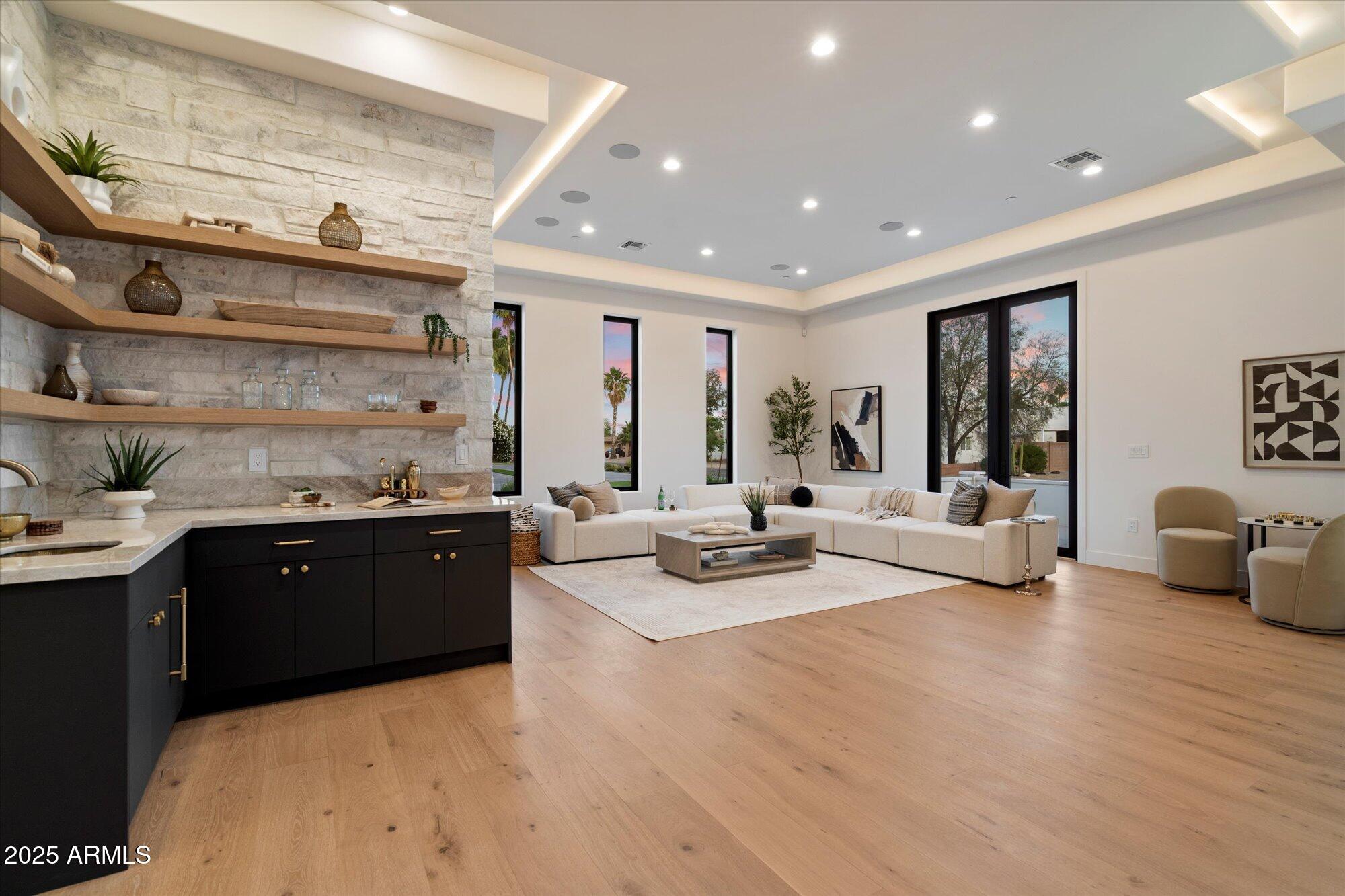 6202 E LARKSPUR Drive