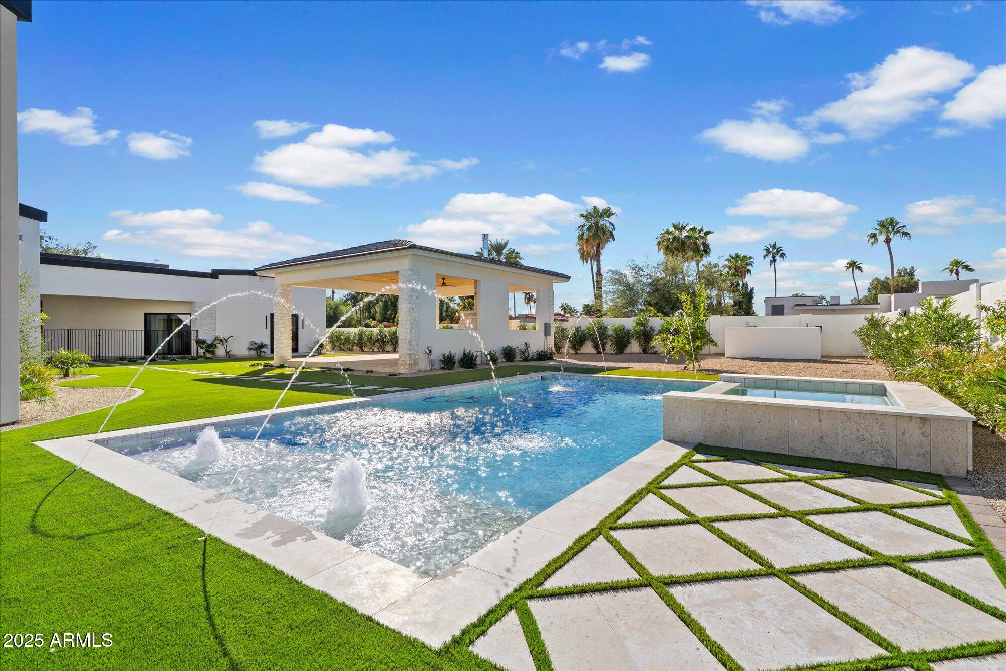 6202 E LARKSPUR Drive