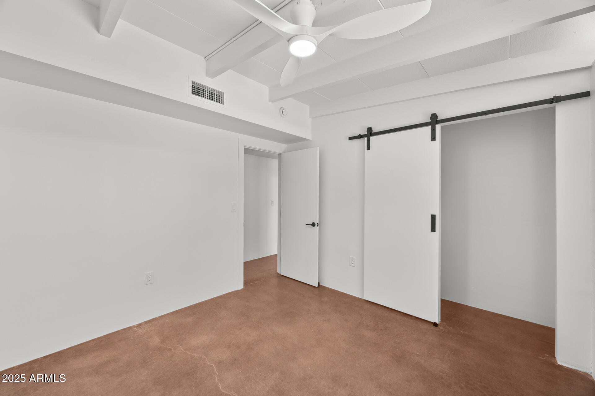 5815 N 10TH Place