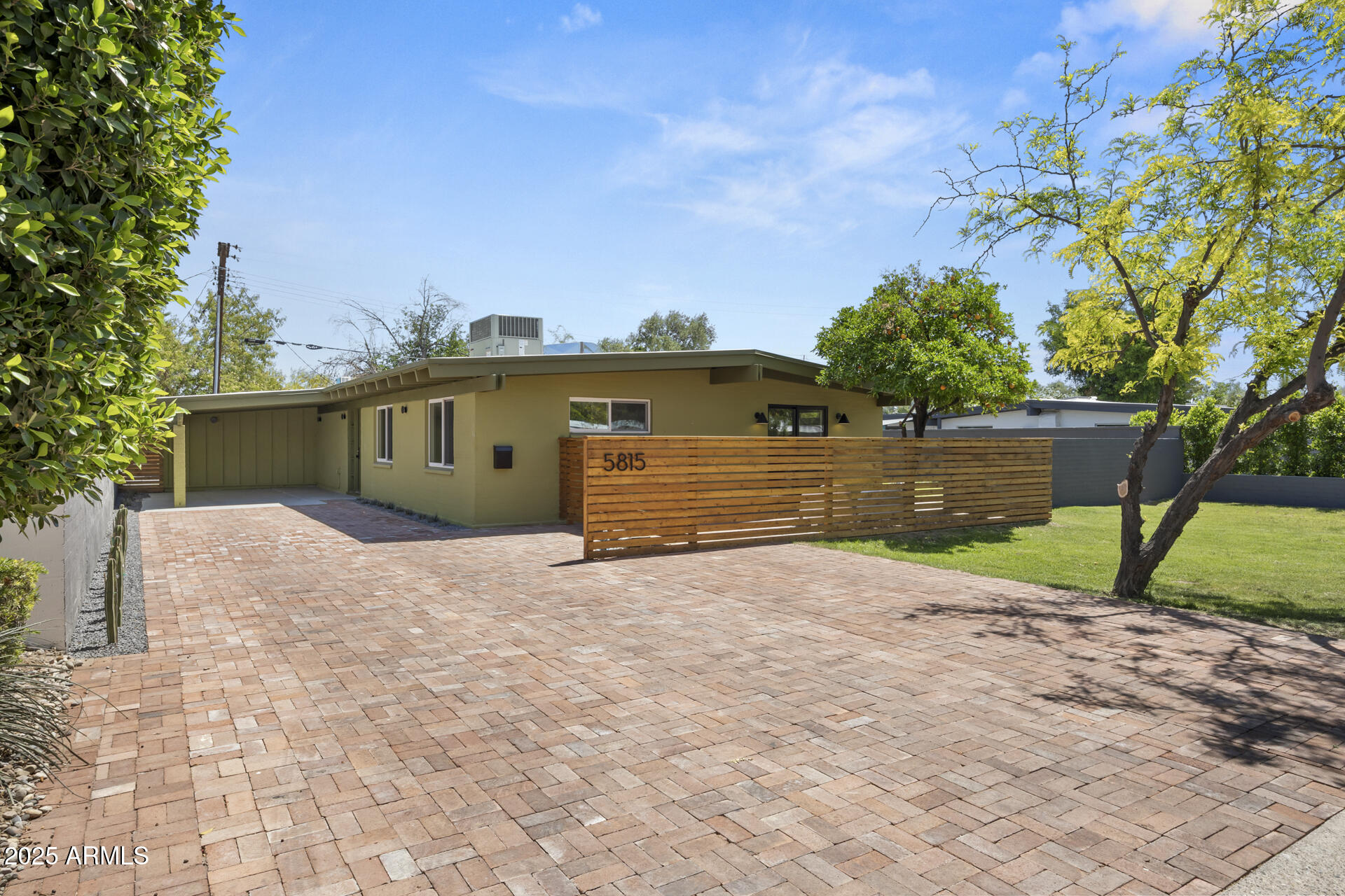5815 N 10TH Place