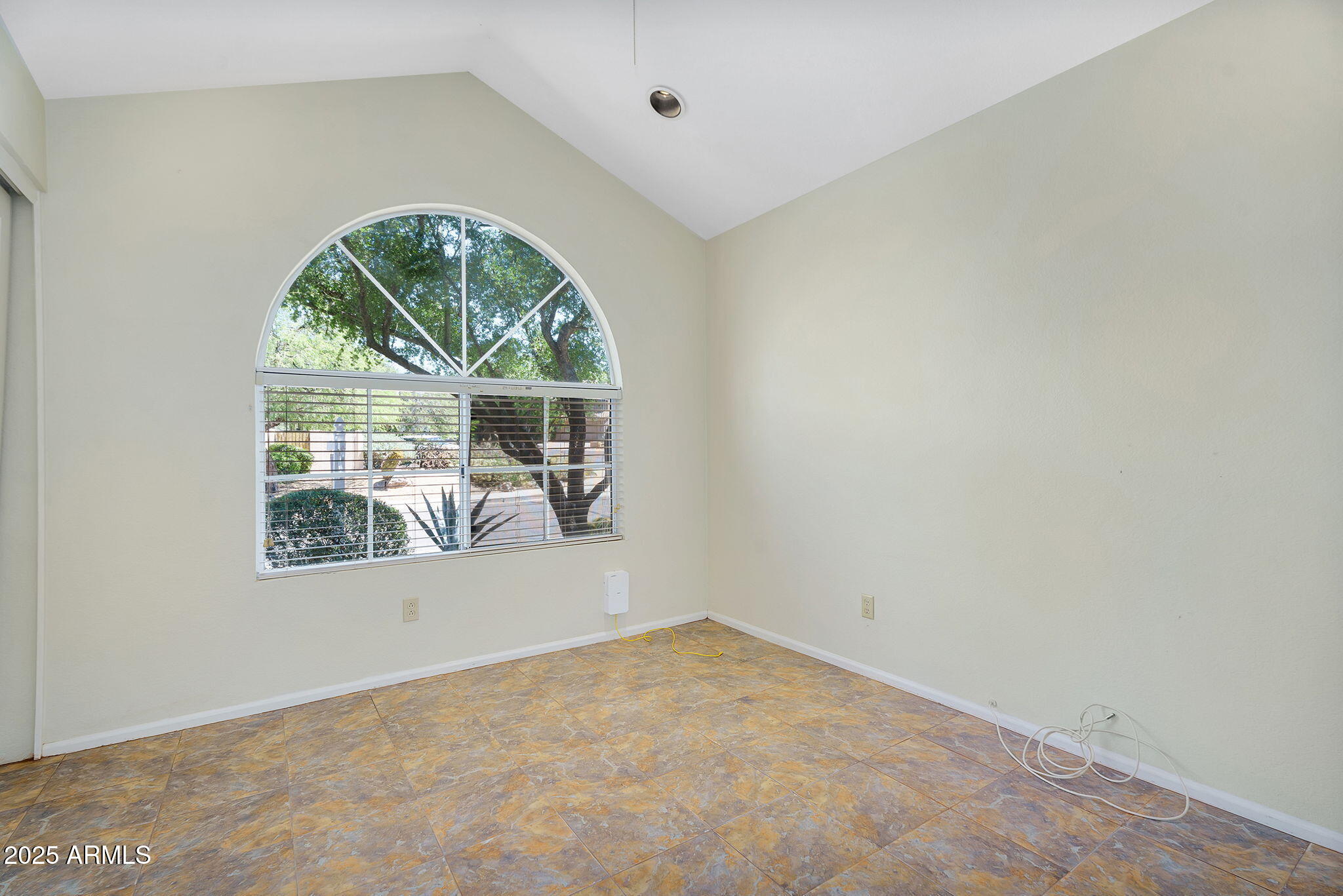 9127 E SIESTA Lane