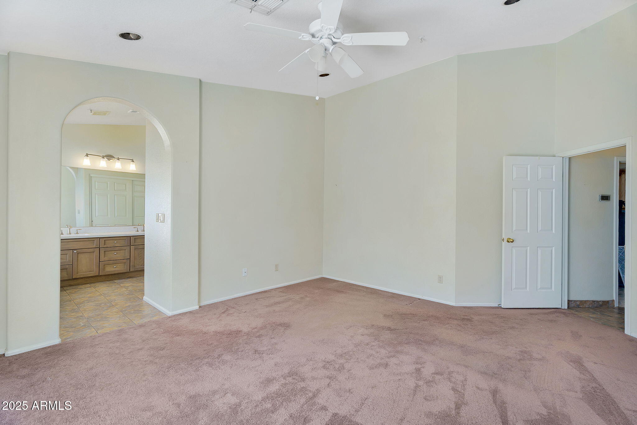 9127 E SIESTA Lane