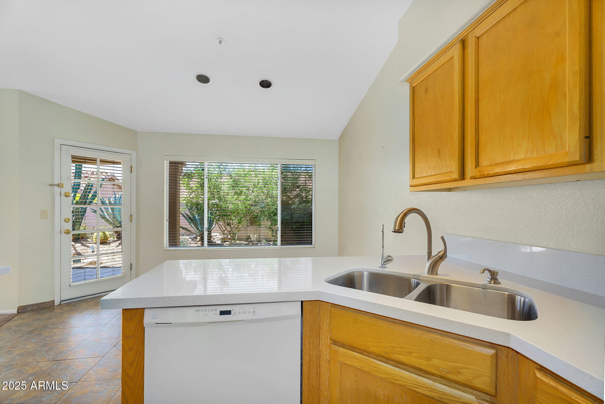 9127 E SIESTA Lane