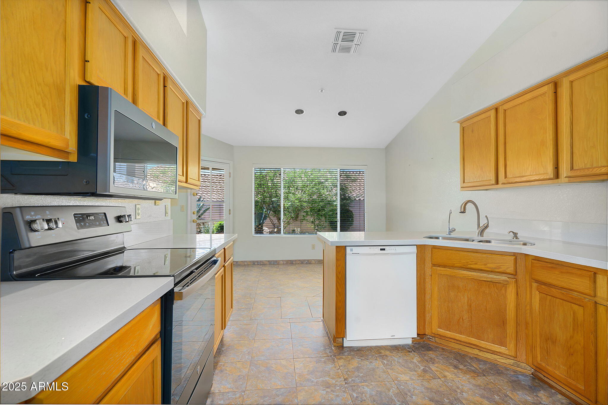 9127 E SIESTA Lane
