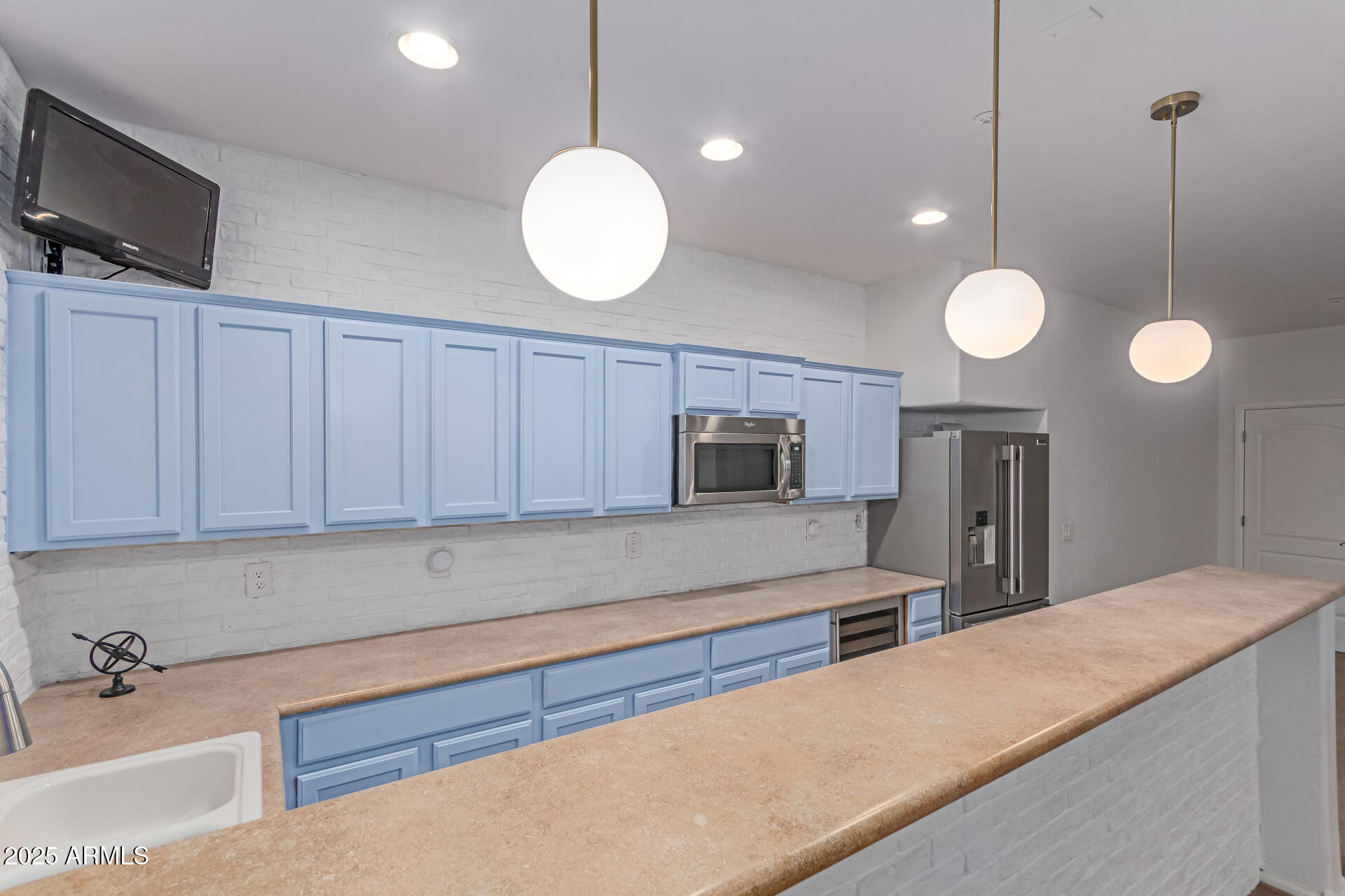 3030 E CAMELLIA Drive