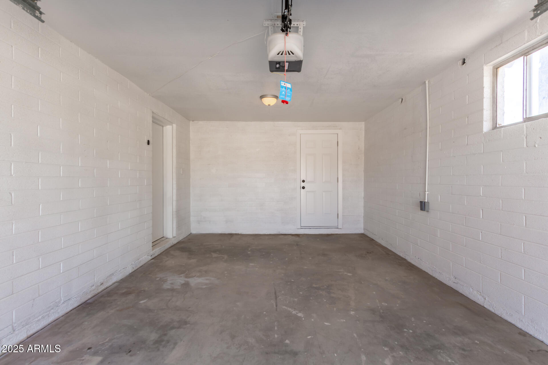 113 W RAWHIDE Avenue