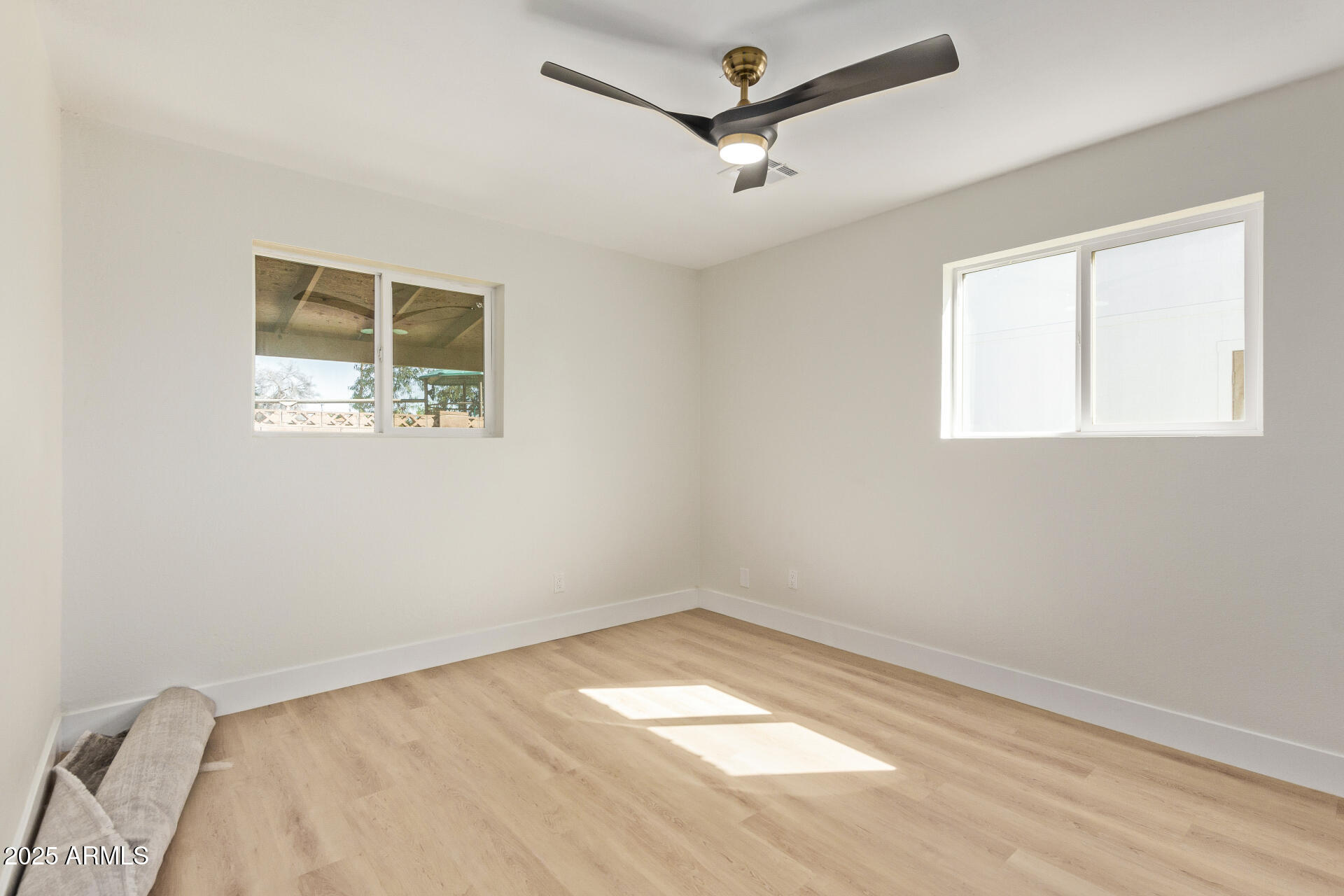 113 W RAWHIDE Avenue