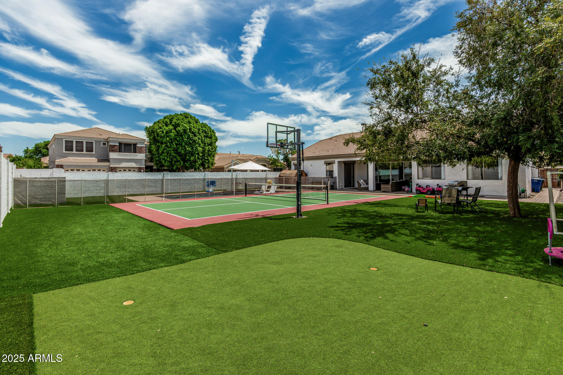 3000 E PARKVIEW Drive