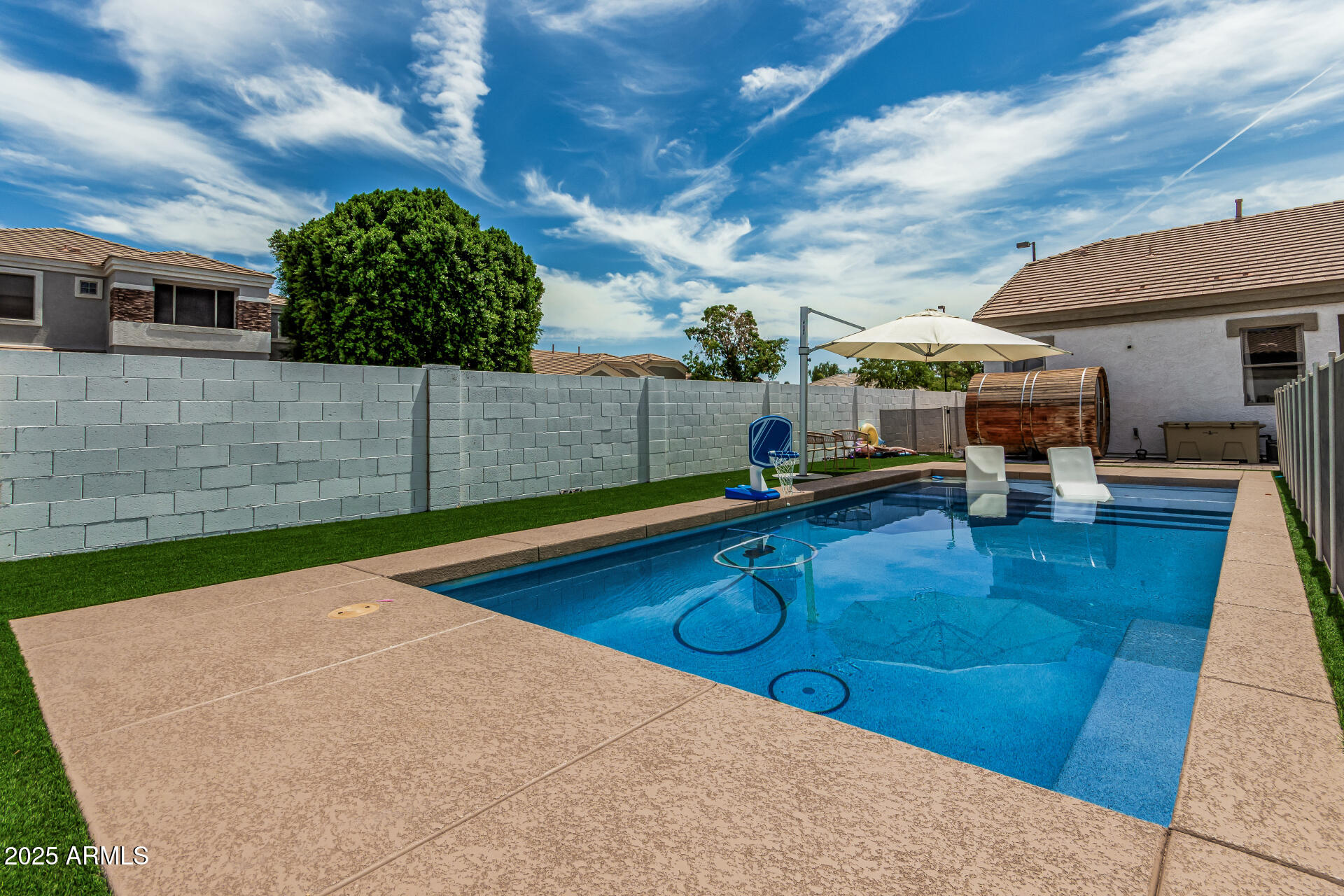3000 E PARKVIEW Drive