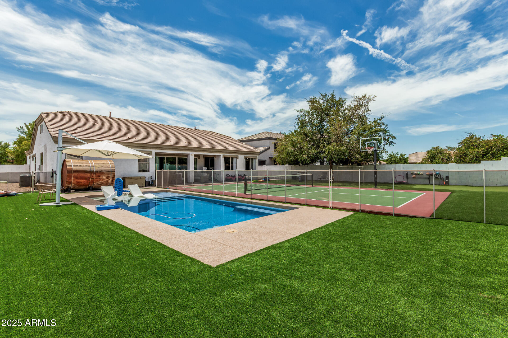 3000 E PARKVIEW Drive