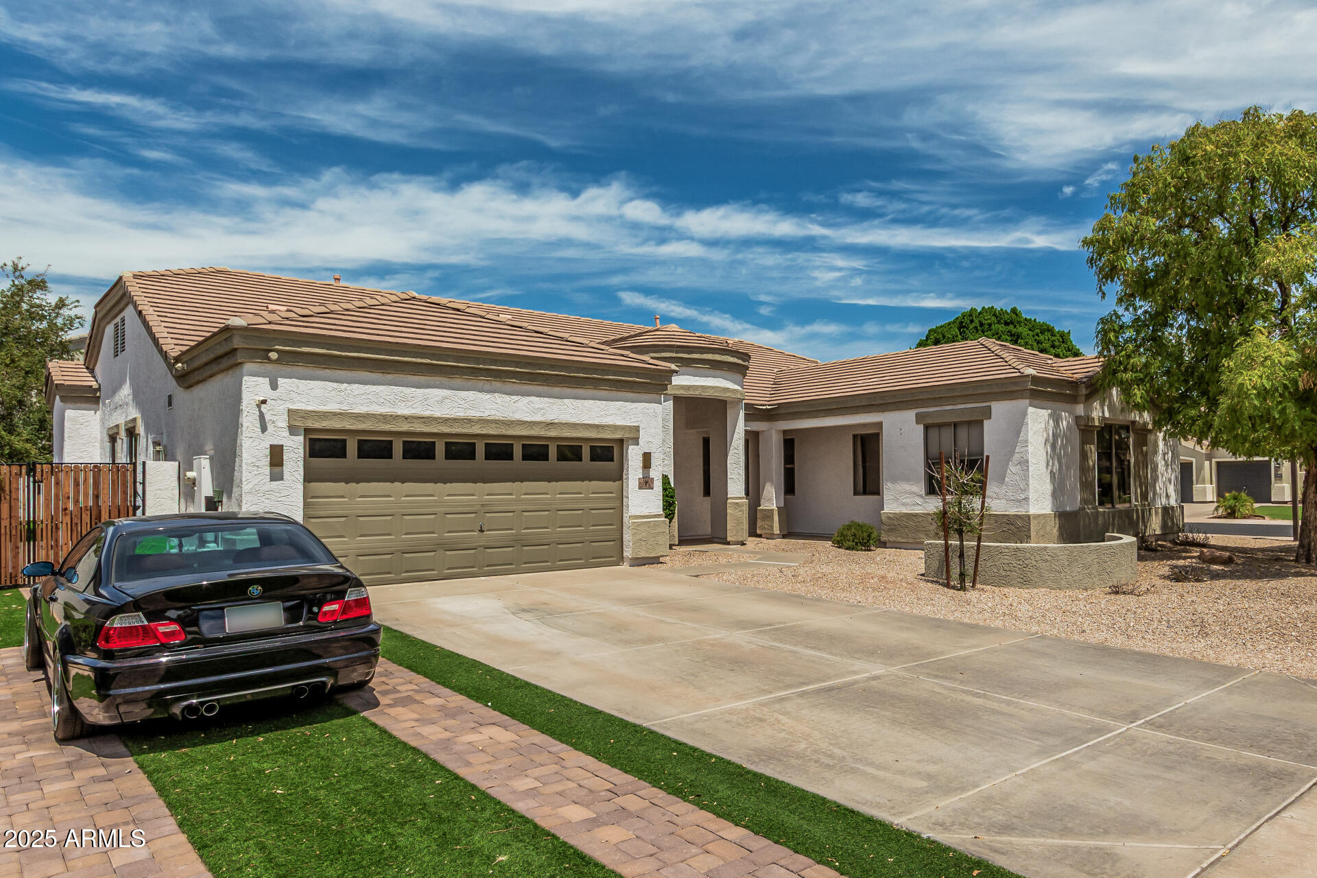 3000 E PARKVIEW Drive