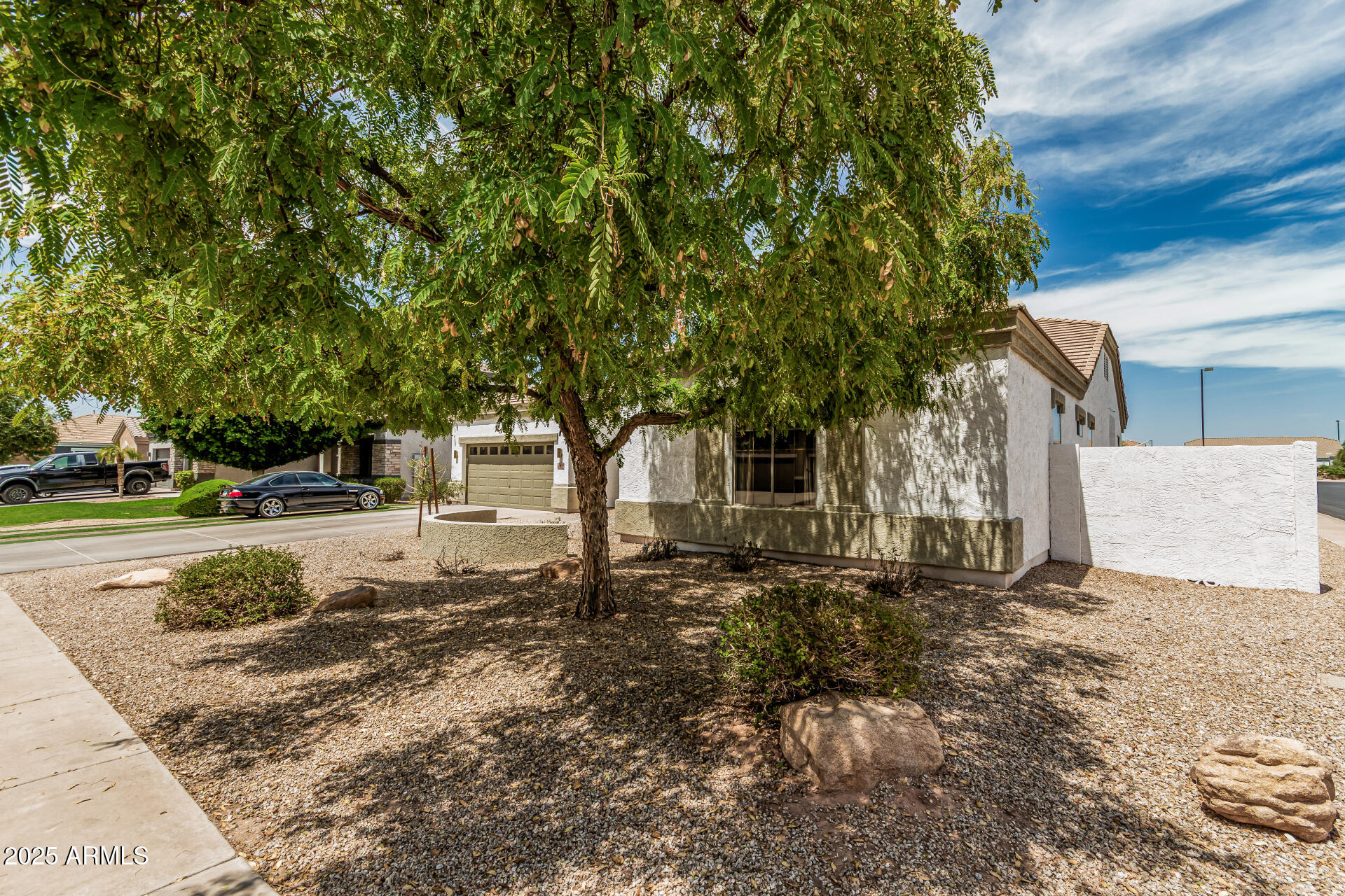 3000 E PARKVIEW Drive