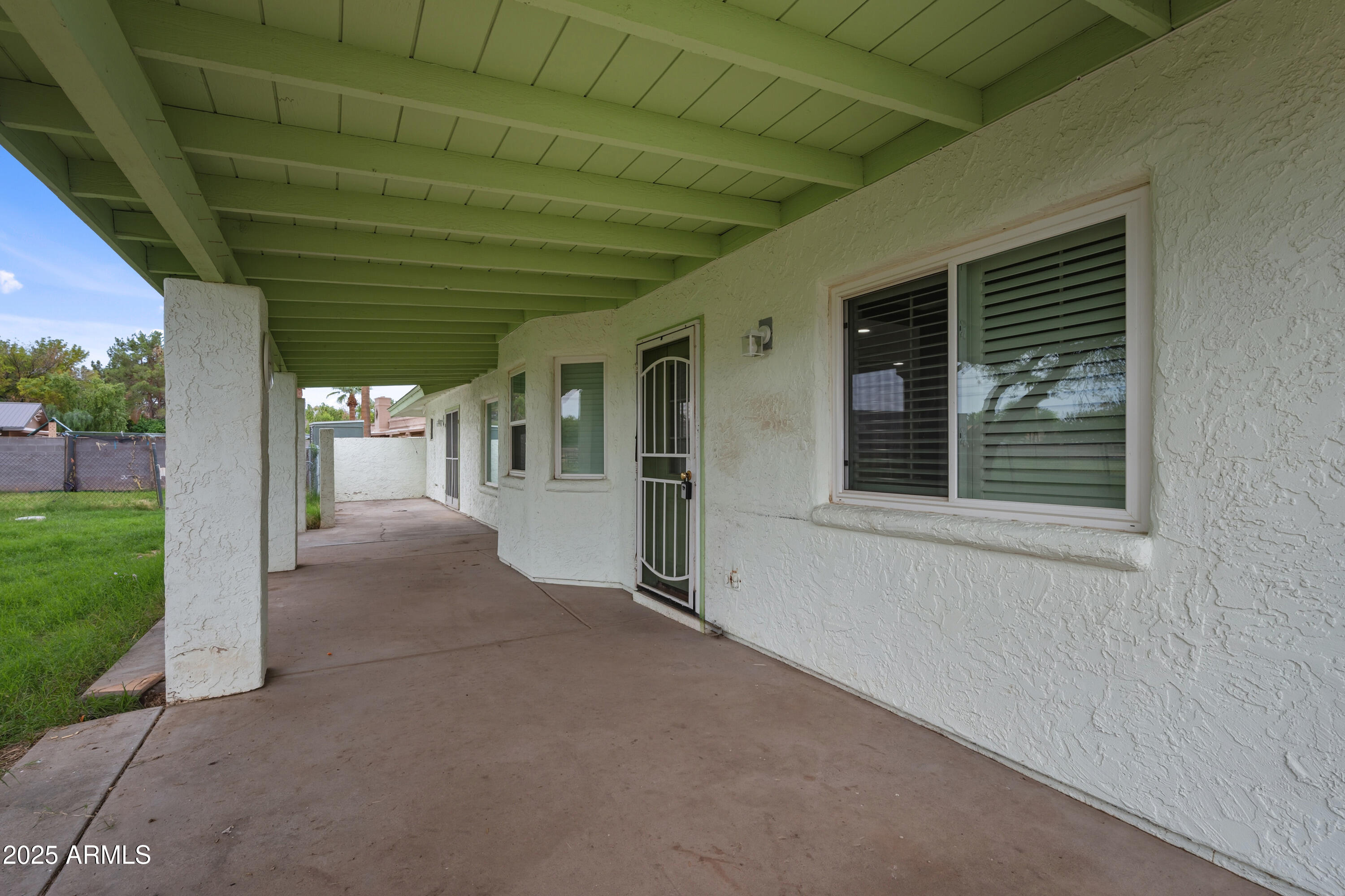 1219 N Porter Place