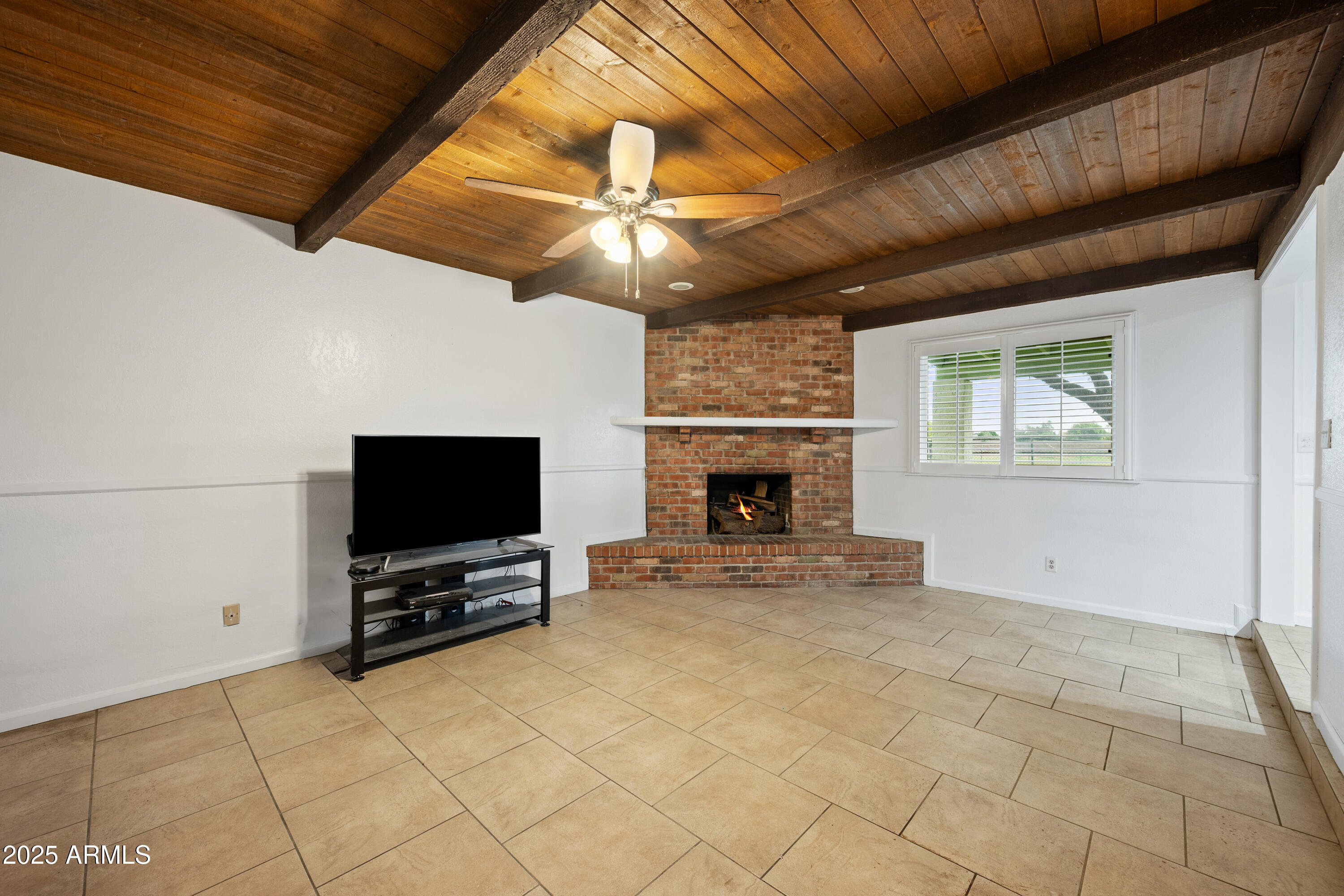 1219 N Porter Place