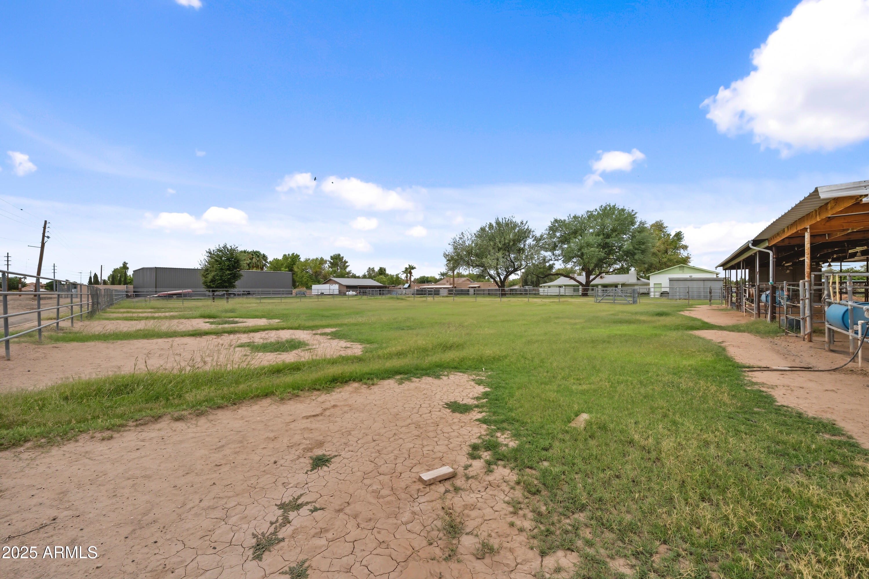 1219 N Porter Place