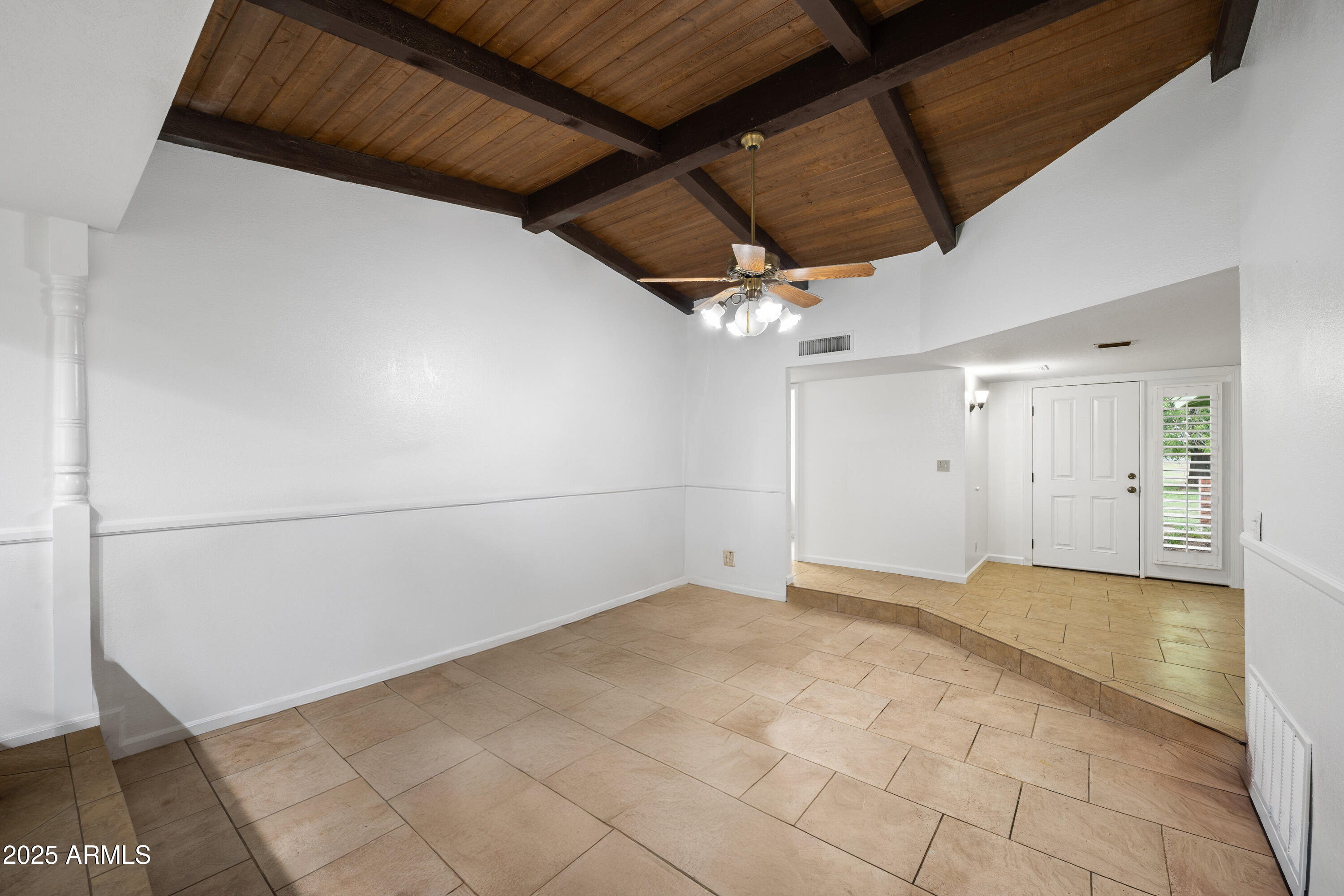 1219 N Porter Place