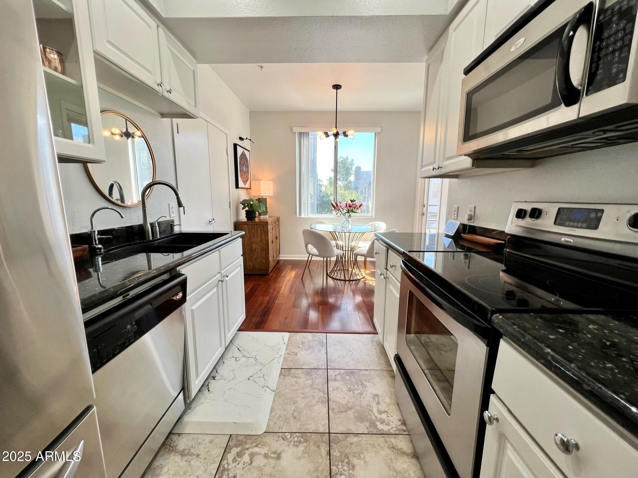 3633 N 3RD Avenue, 2051