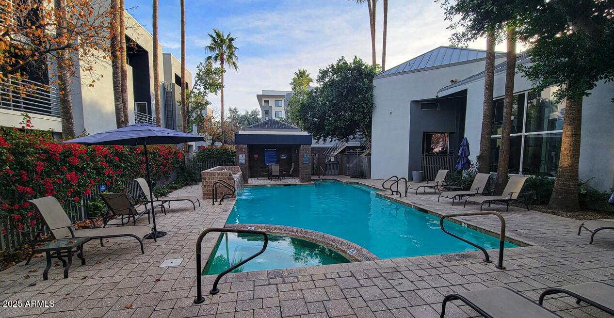 3633 N 3RD Avenue, 2051