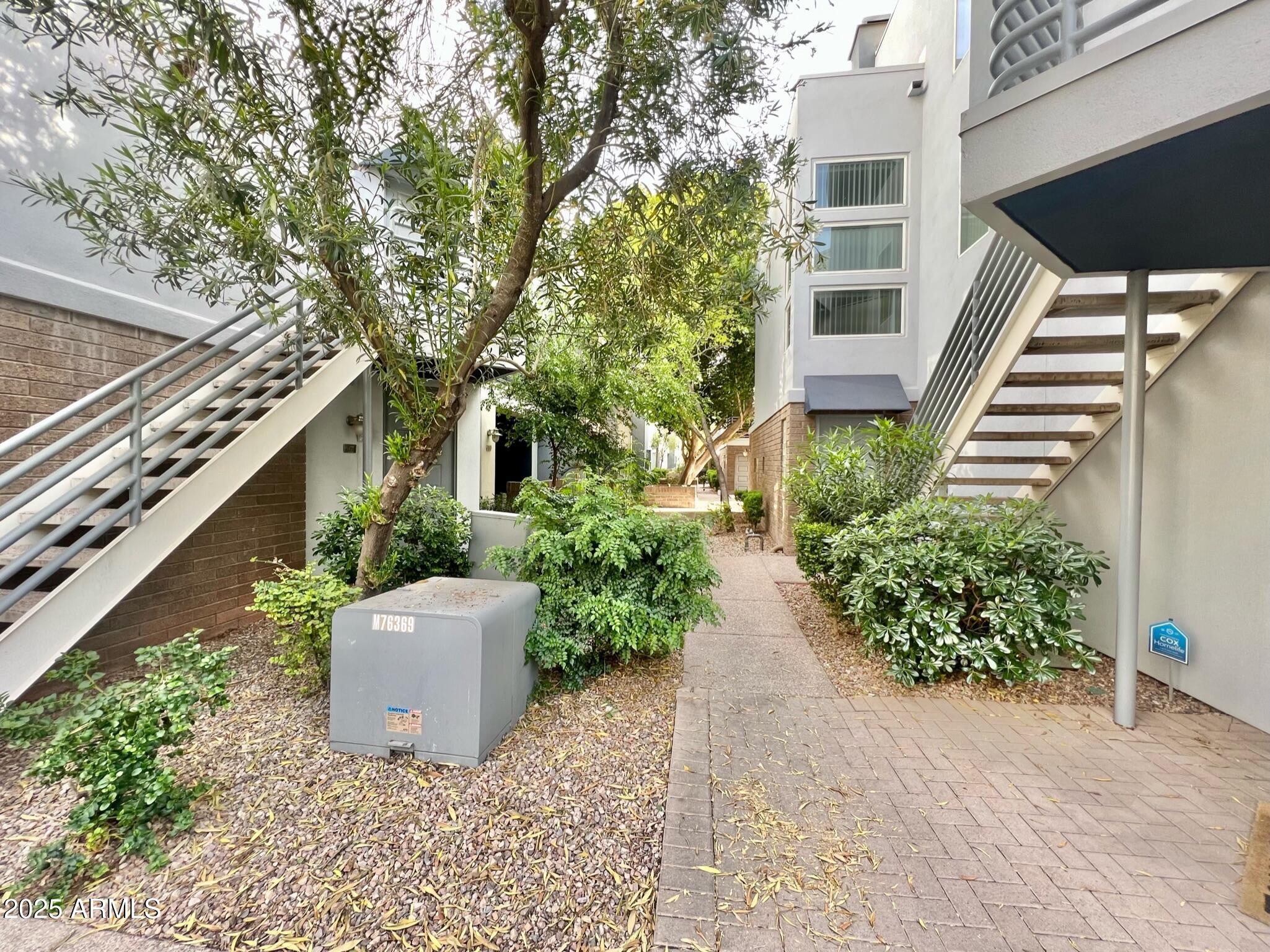 3633 N 3RD Avenue, 2051