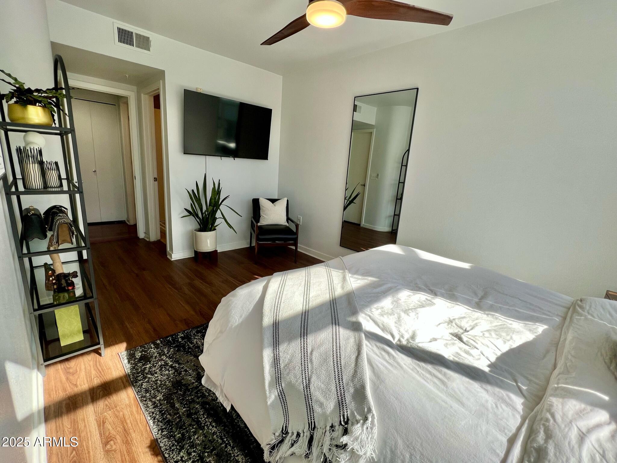 3633 N 3RD Avenue, 2051