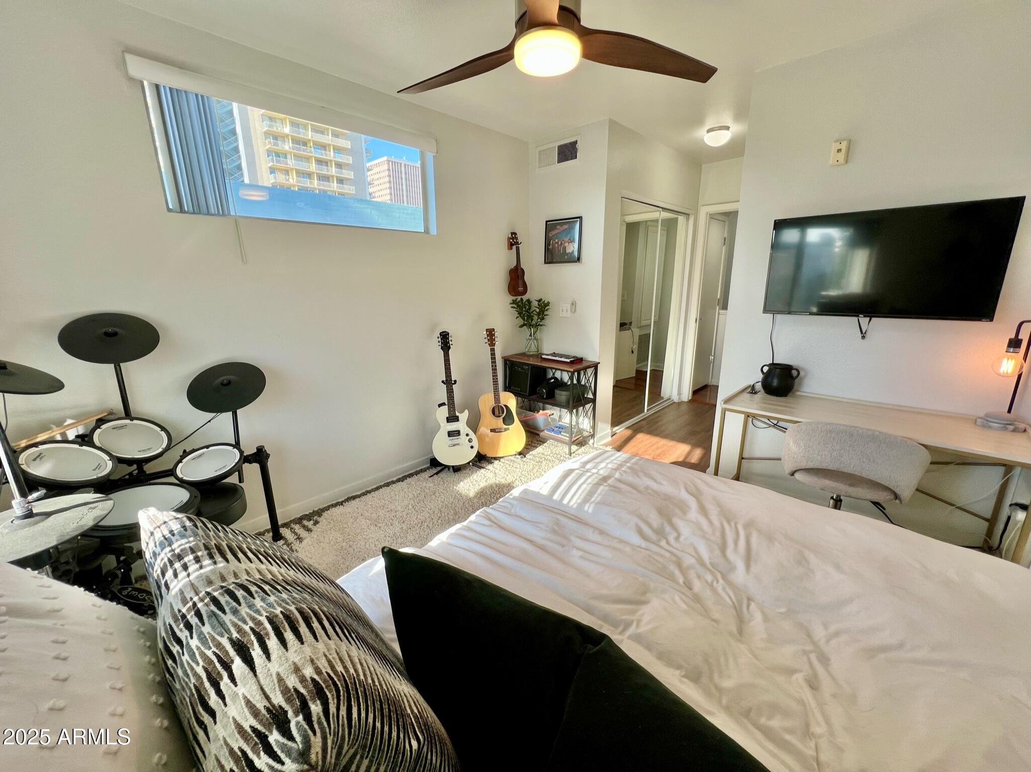 3633 N 3RD Avenue, 2051