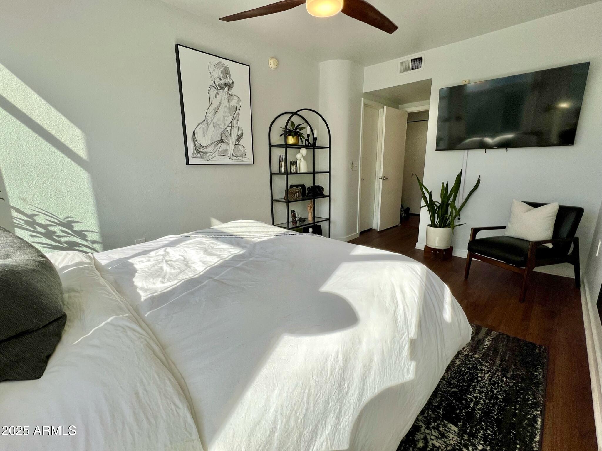 3633 N 3RD Avenue, 2051