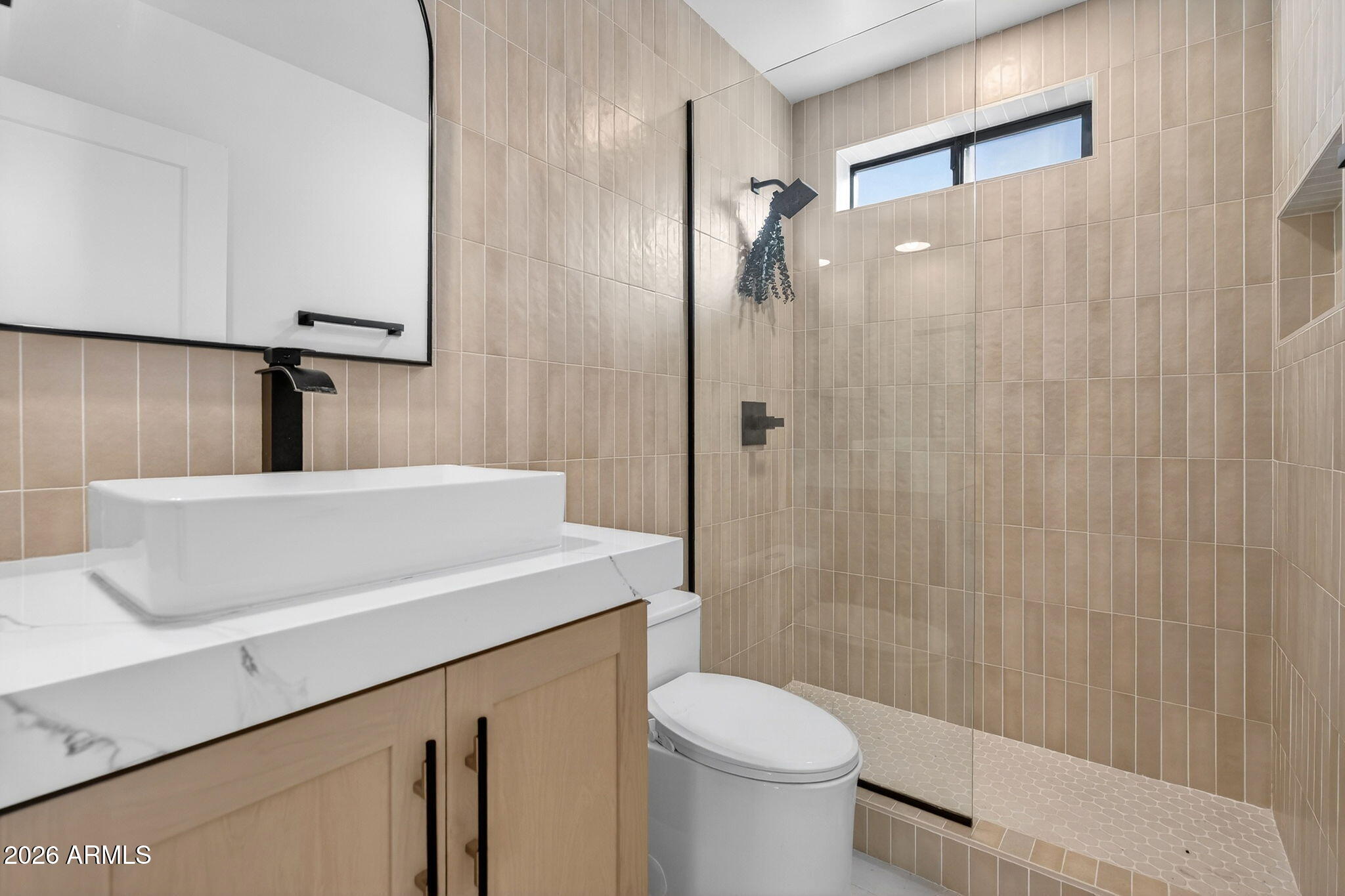 2223 E CLAXTON Street