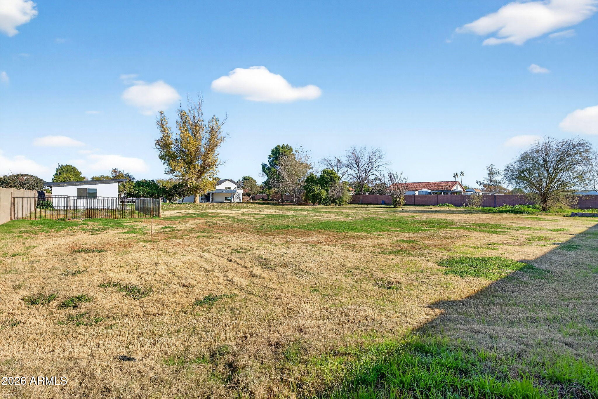 2223 E CLAXTON Street