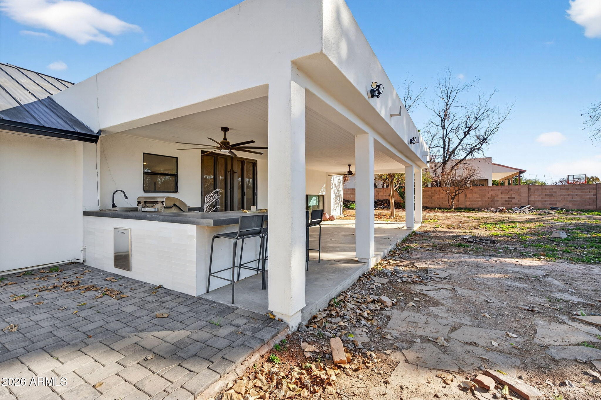 2223 E CLAXTON Street